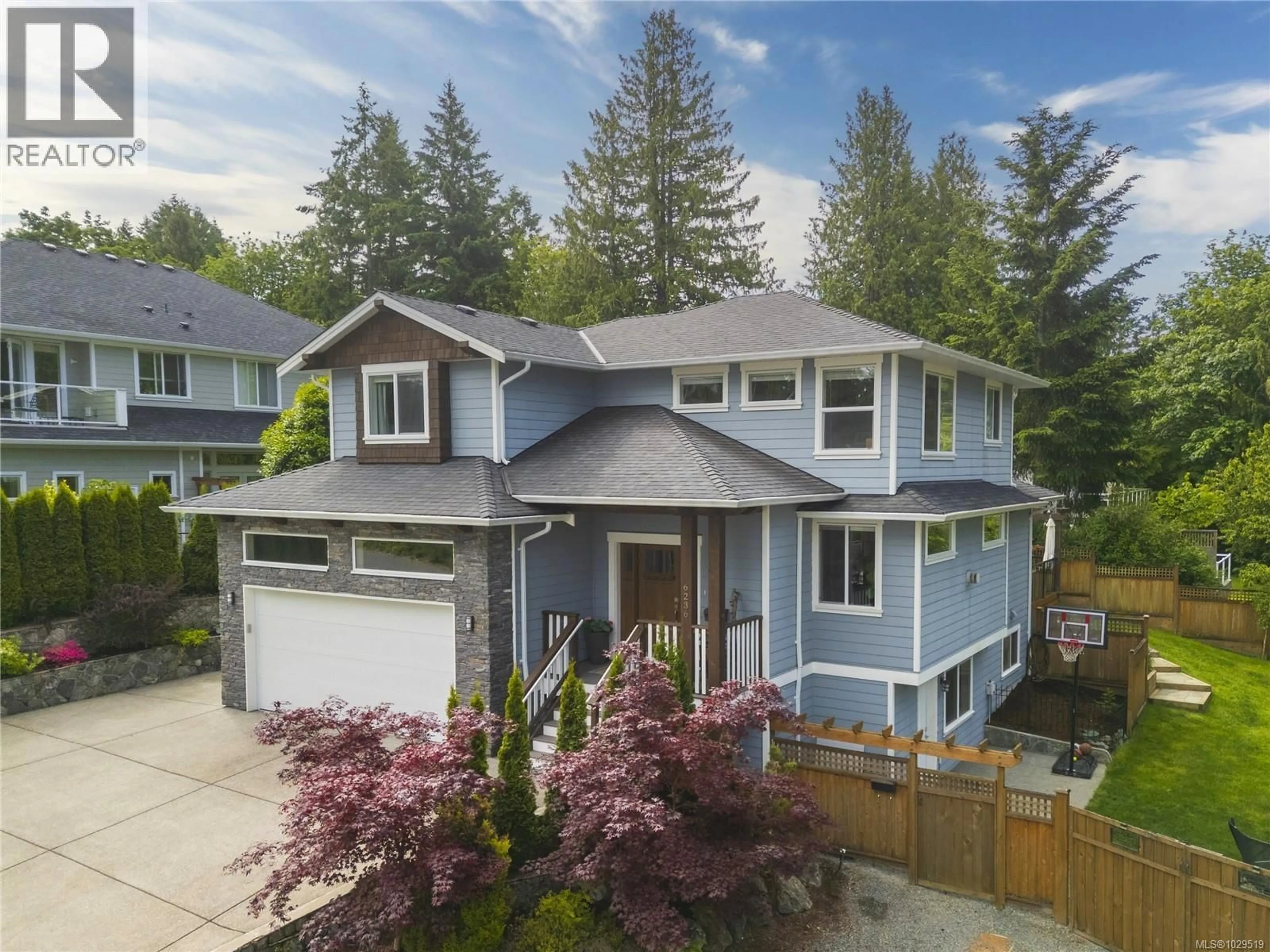 A pic from outside/outdoor area/front of a property/back of a property/a pic from drone, street for 6236 ELIZABETH GARDEN COURT, Central Saanich British Columbia V8Z0E3