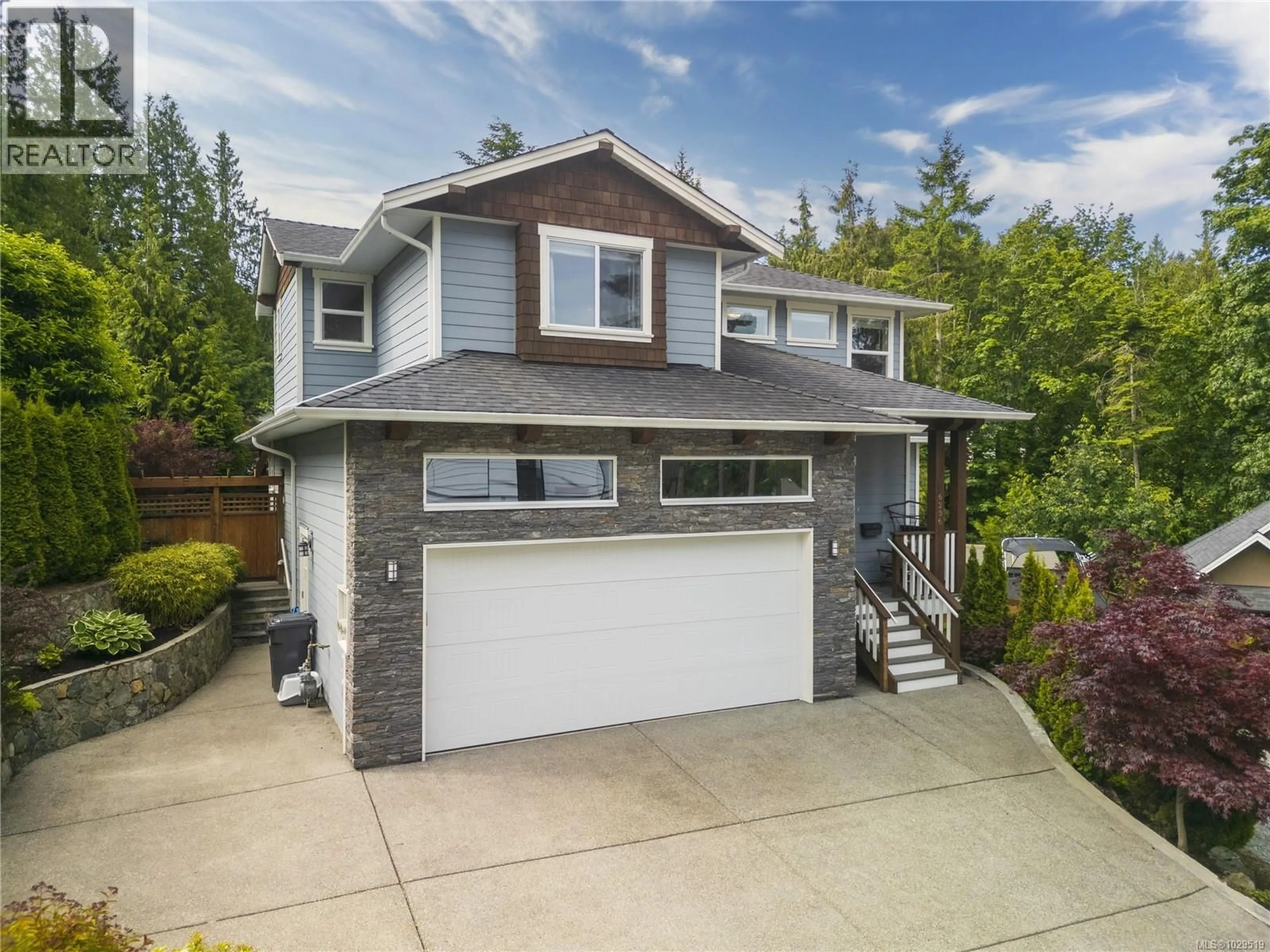 Home with vinyl exterior material, street for 6236 ELIZABETH GARDEN COURT, Central Saanich British Columbia V8Z0E3