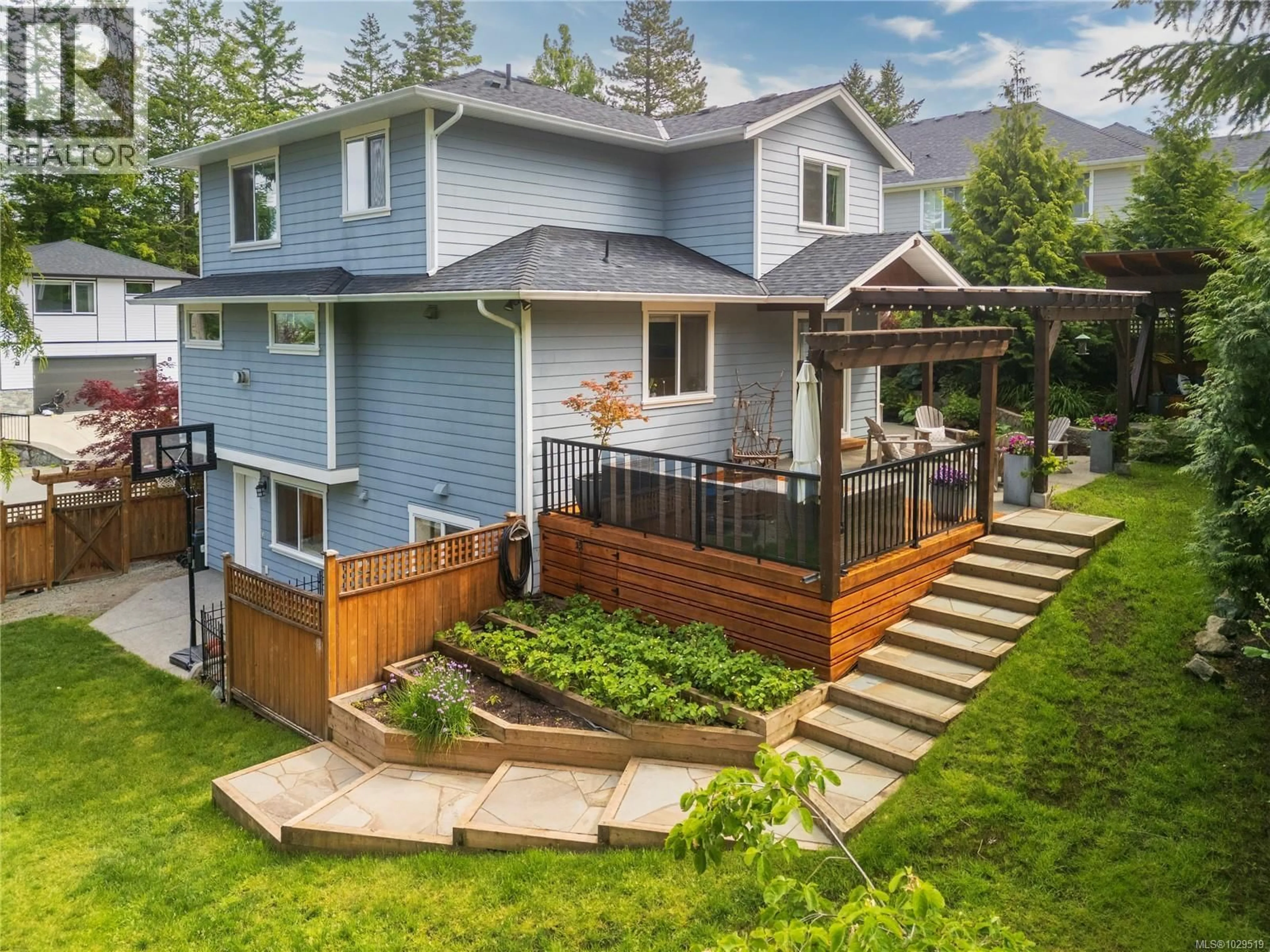 A pic from outside/outdoor area/front of a property/back of a property/a pic from drone, unknown for 6236 ELIZABETH GARDEN COURT, Central Saanich British Columbia V8Z0E3