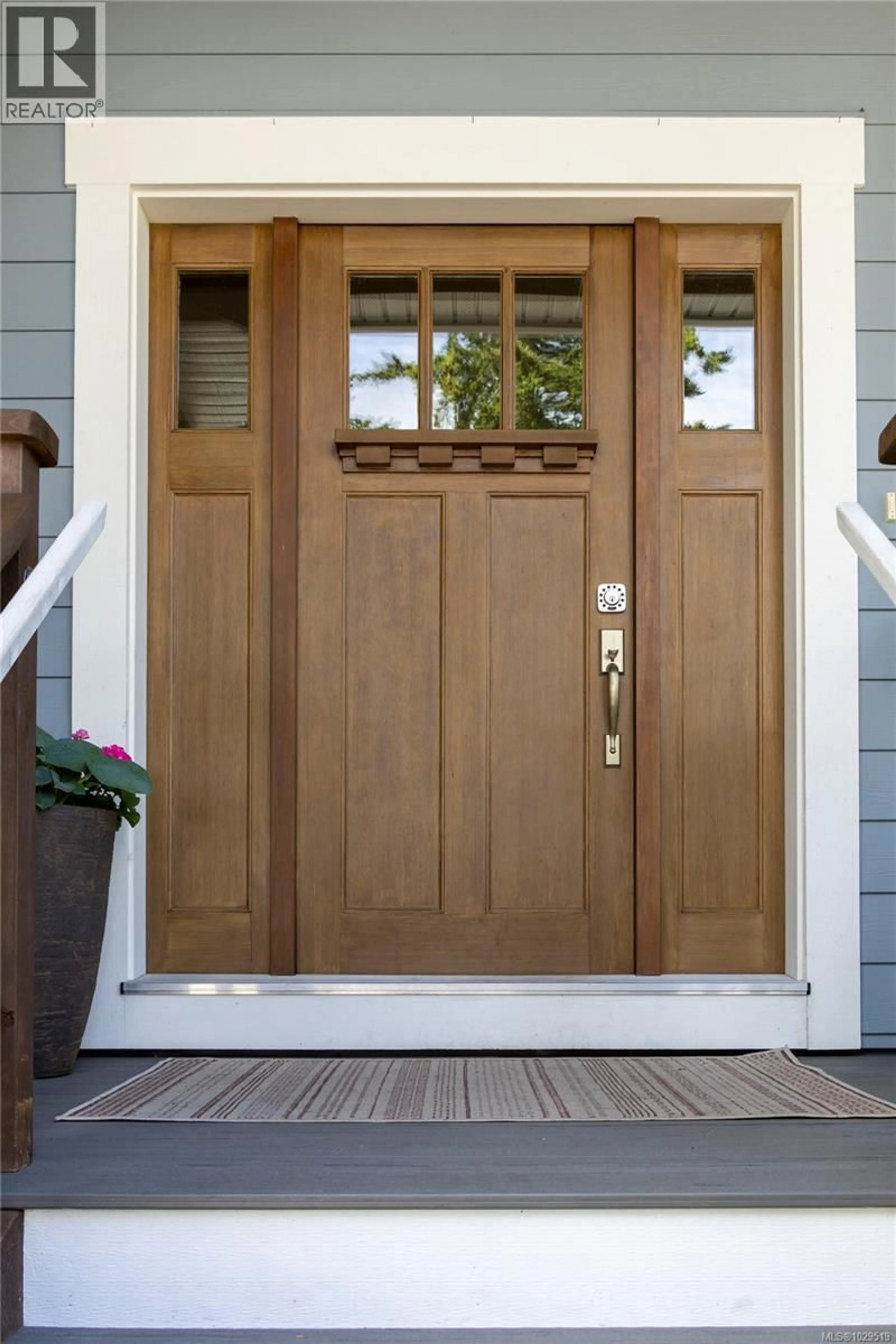 Indoor entryway for 6236 ELIZABETH GARDEN COURT, Central Saanich British Columbia V8Z0E3