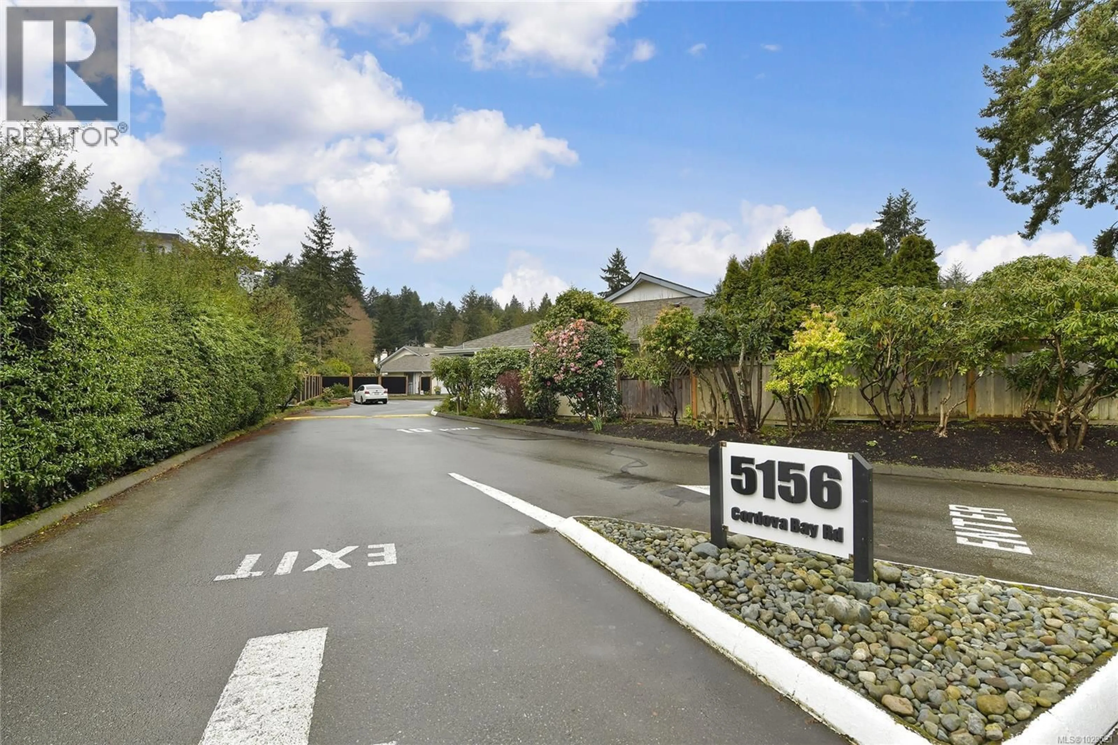 Unknown for 5 - 5156 CORDOVA BAY ROAD, Saanich British Columbia V8Y2X5