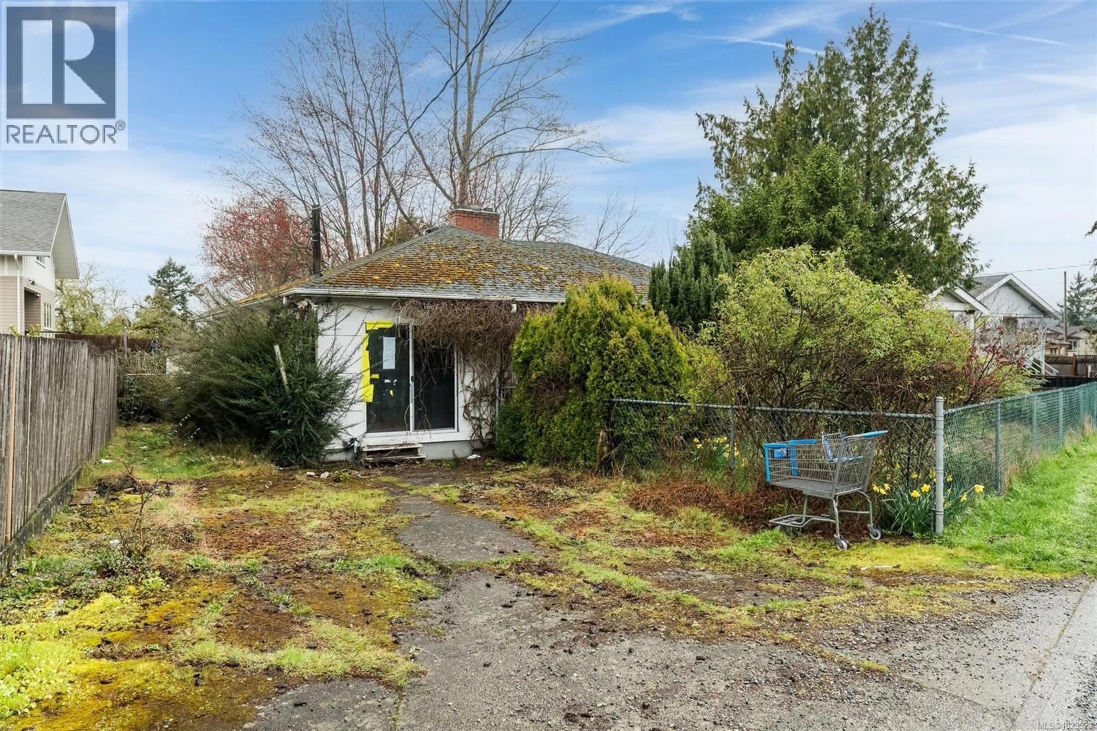 Unknown for 3330 HARRIET ROAD, Saanich British Columbia V8Z3S4