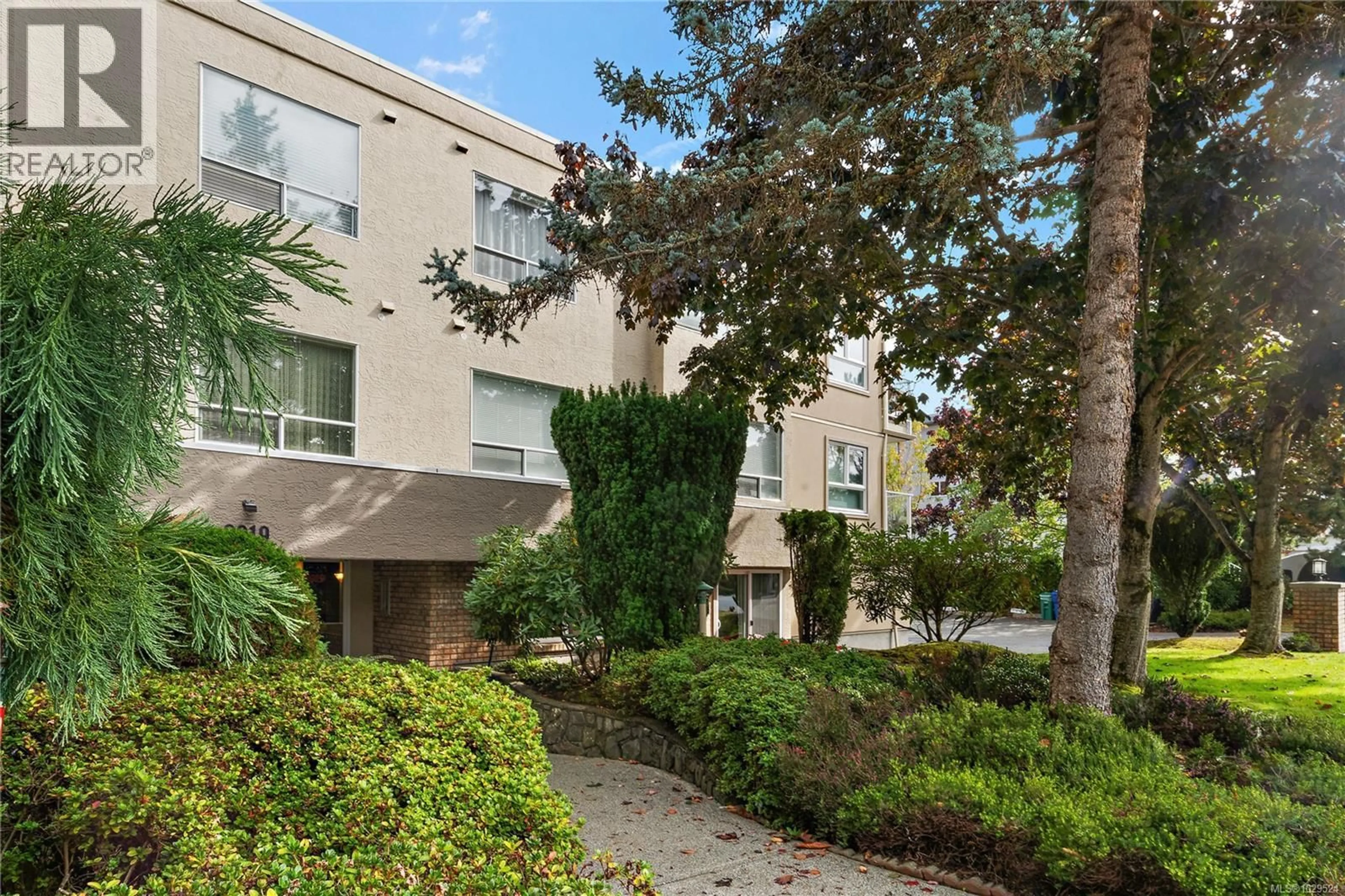 Patio, street for 206 - 9919 FOURTH STREET, Sidney British Columbia V8L2Z6