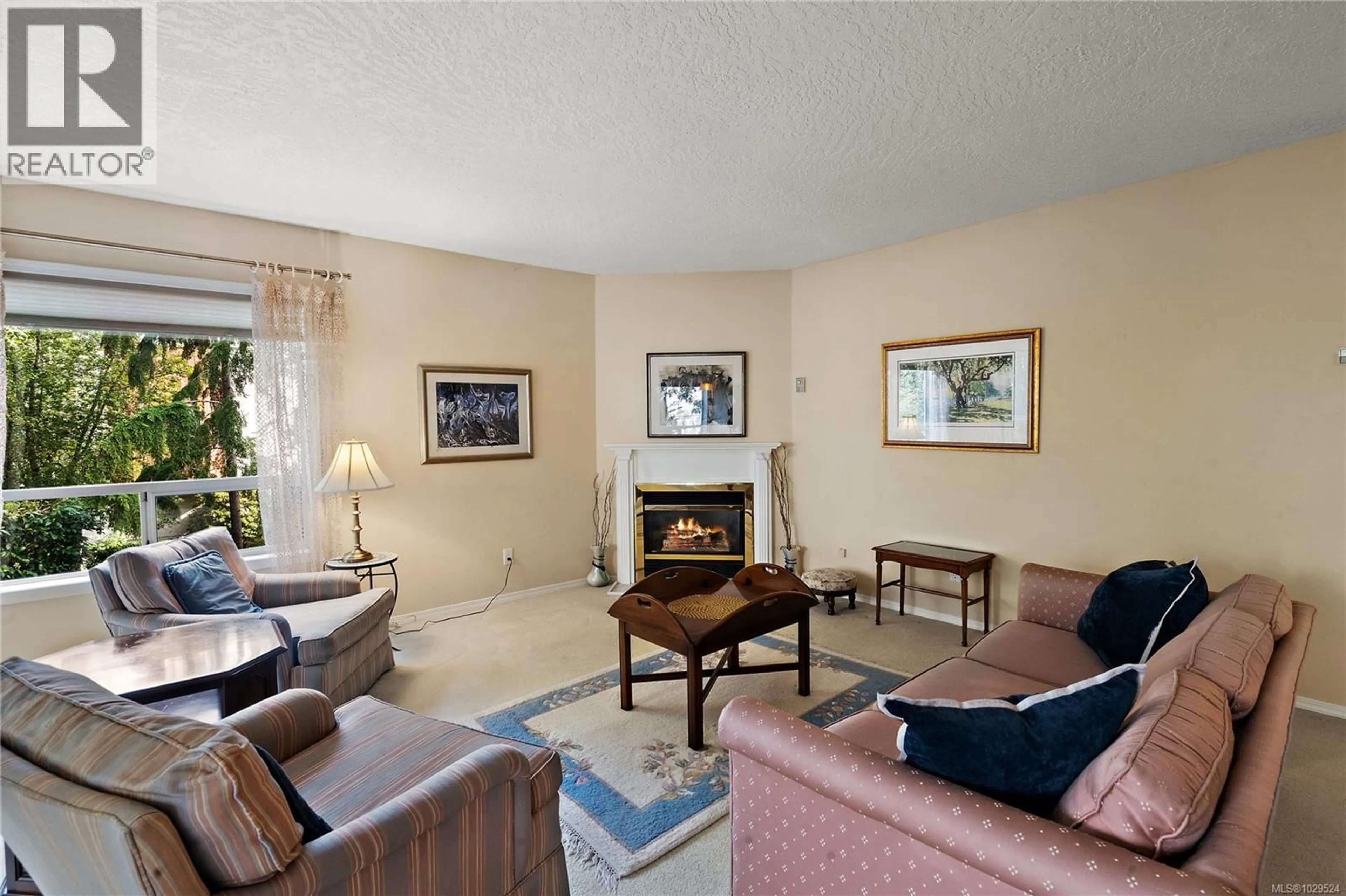 Living room with furniture, unknown for 206 - 9919 FOURTH STREET, Sidney British Columbia V8L2Z6