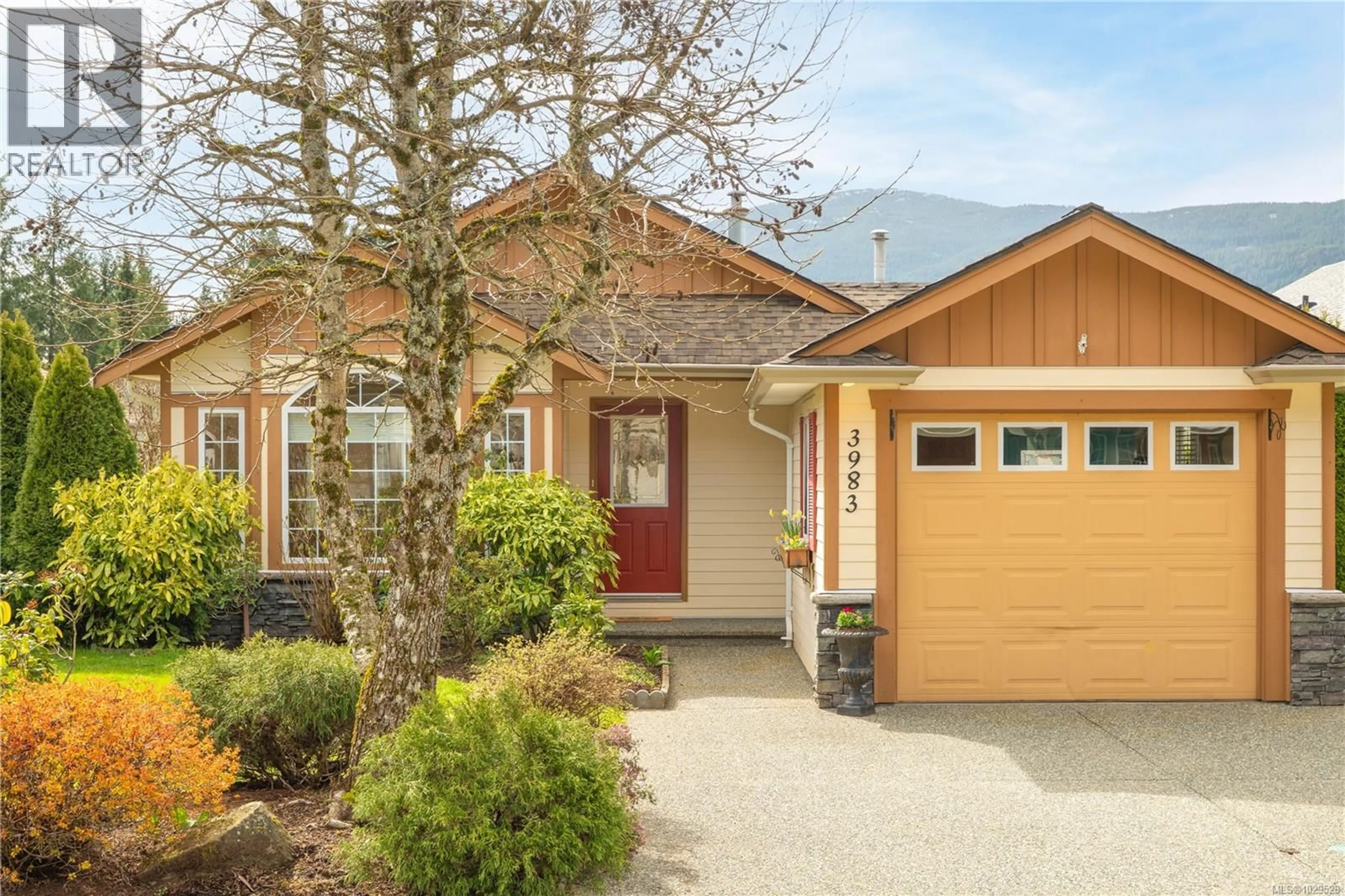 Home with vinyl exterior material, street for 3983 VALEWOOD DRIVE, Nanaimo British Columbia V9T6B9