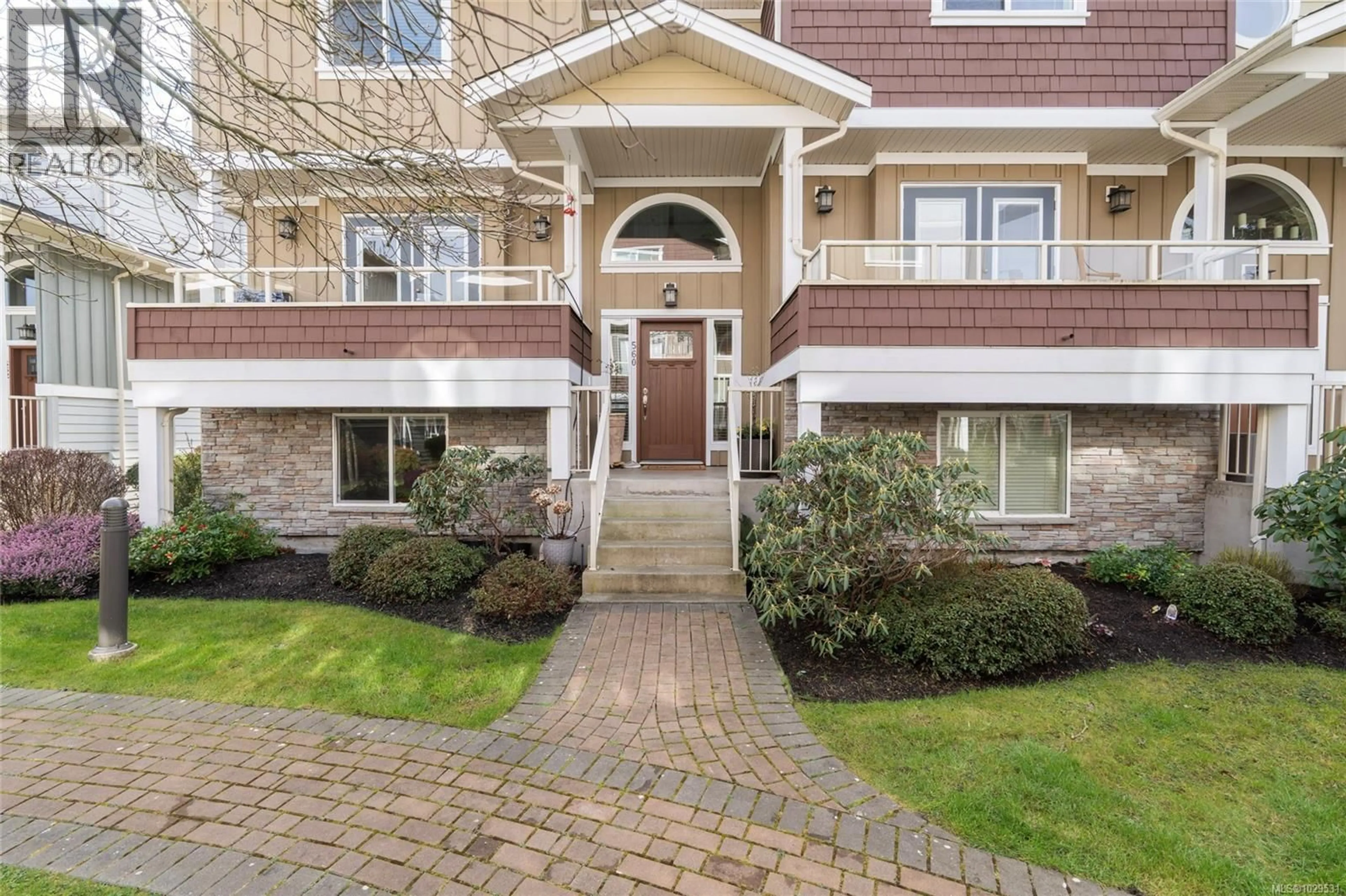 Unknown for 560 HEATHERDALE LANE, Saanich British Columbia V8Z0A4