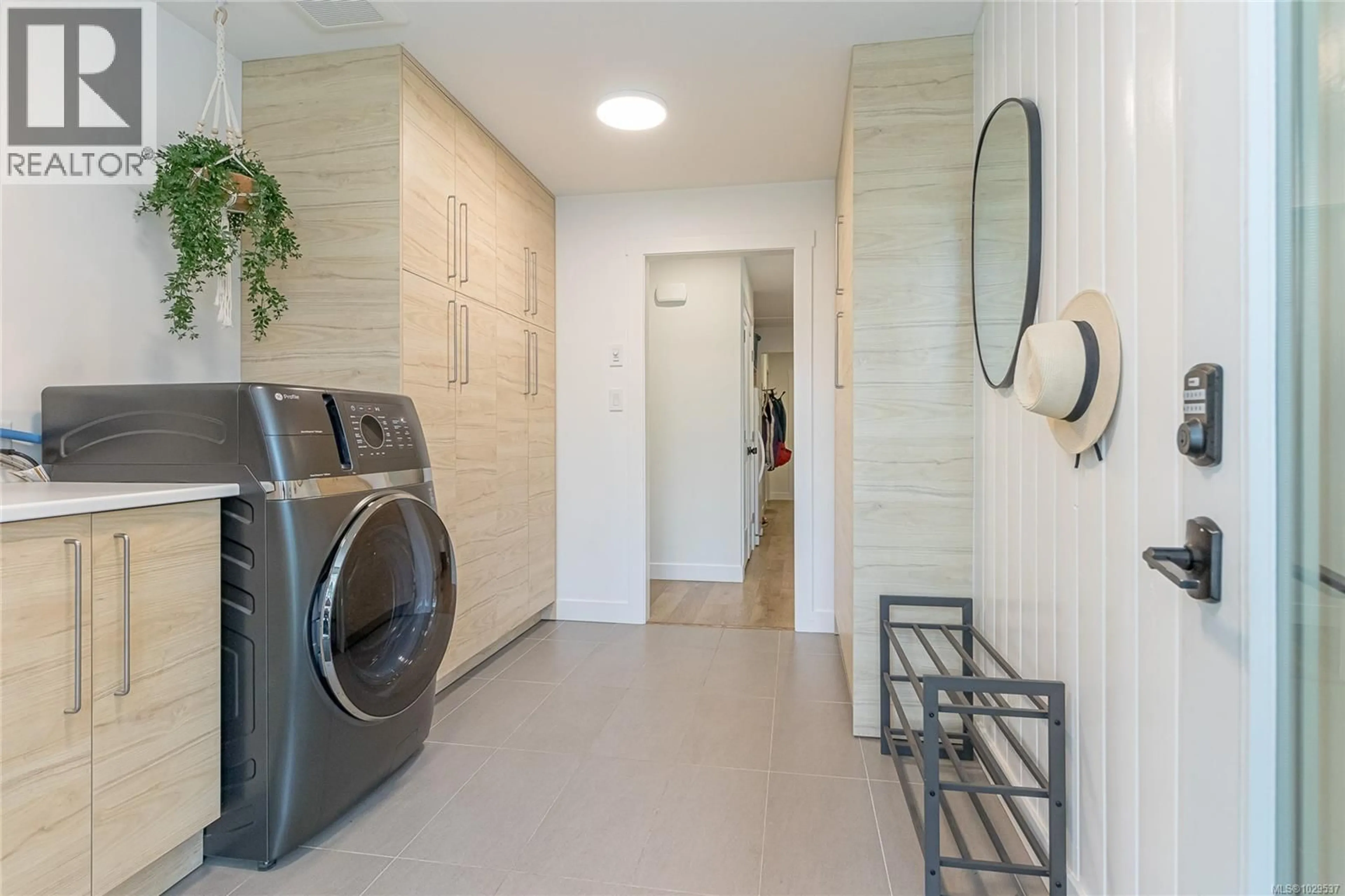 Laundry room for 1119 BELLEVUE ROAD, Parksville British Columbia V9P2C1