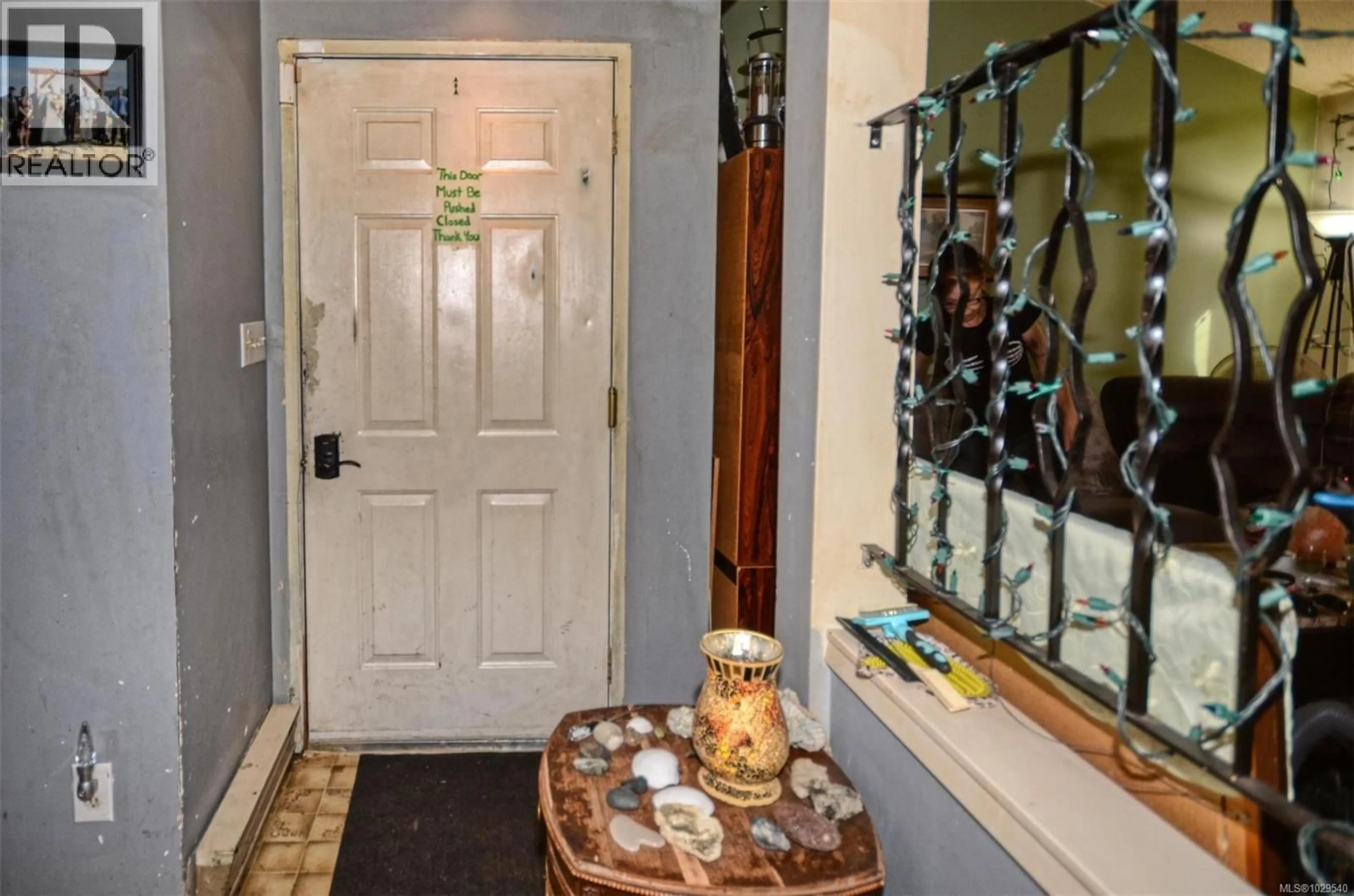 Indoor entryway for 2962 ALMARTIN PLACE, Colwood British Columbia V9B4Z1