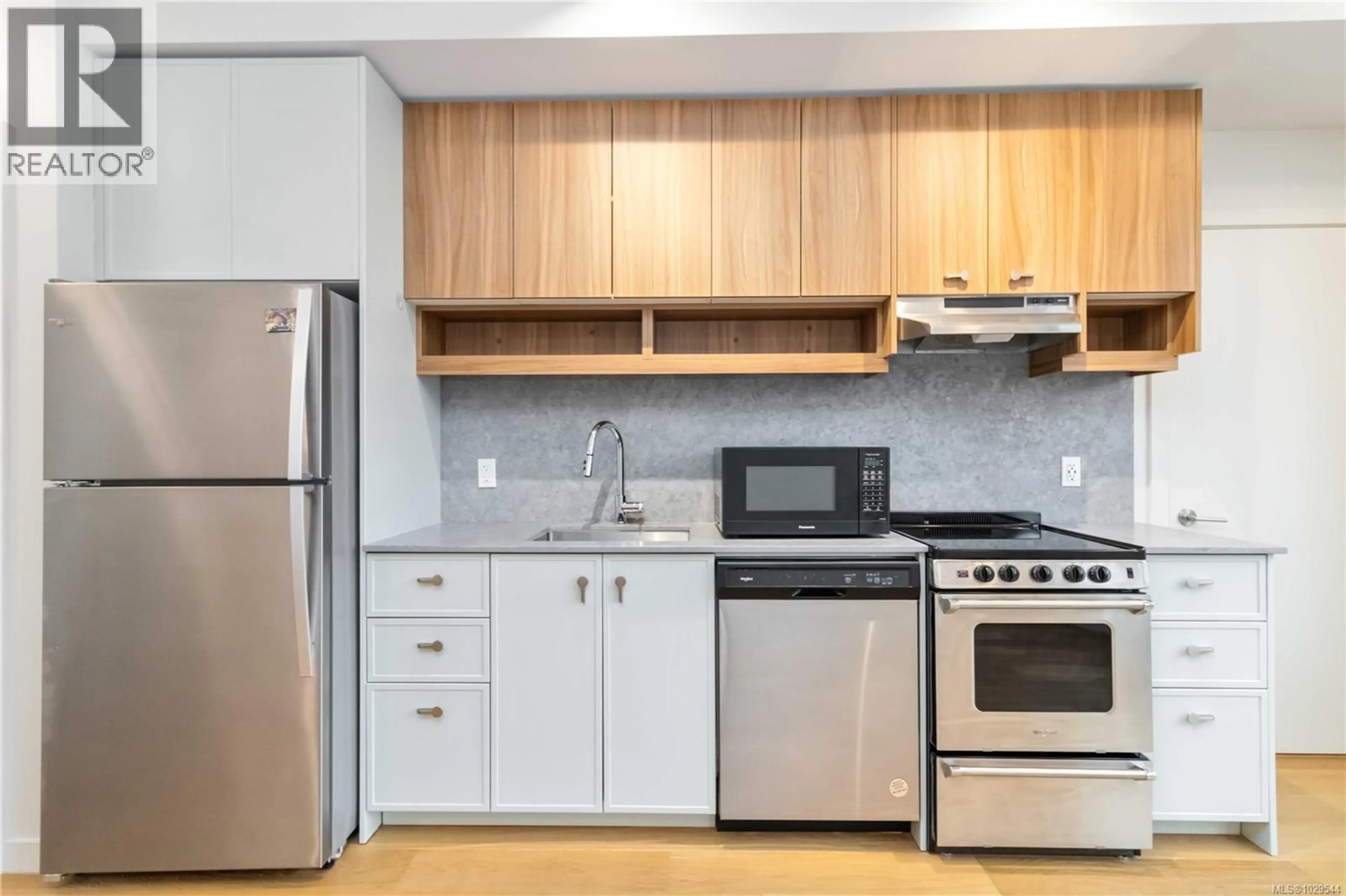 Standard kitchen, wood/laminate floor for 202 - 629 SPEED AVENUE, Victoria British Columbia V8Z1A5