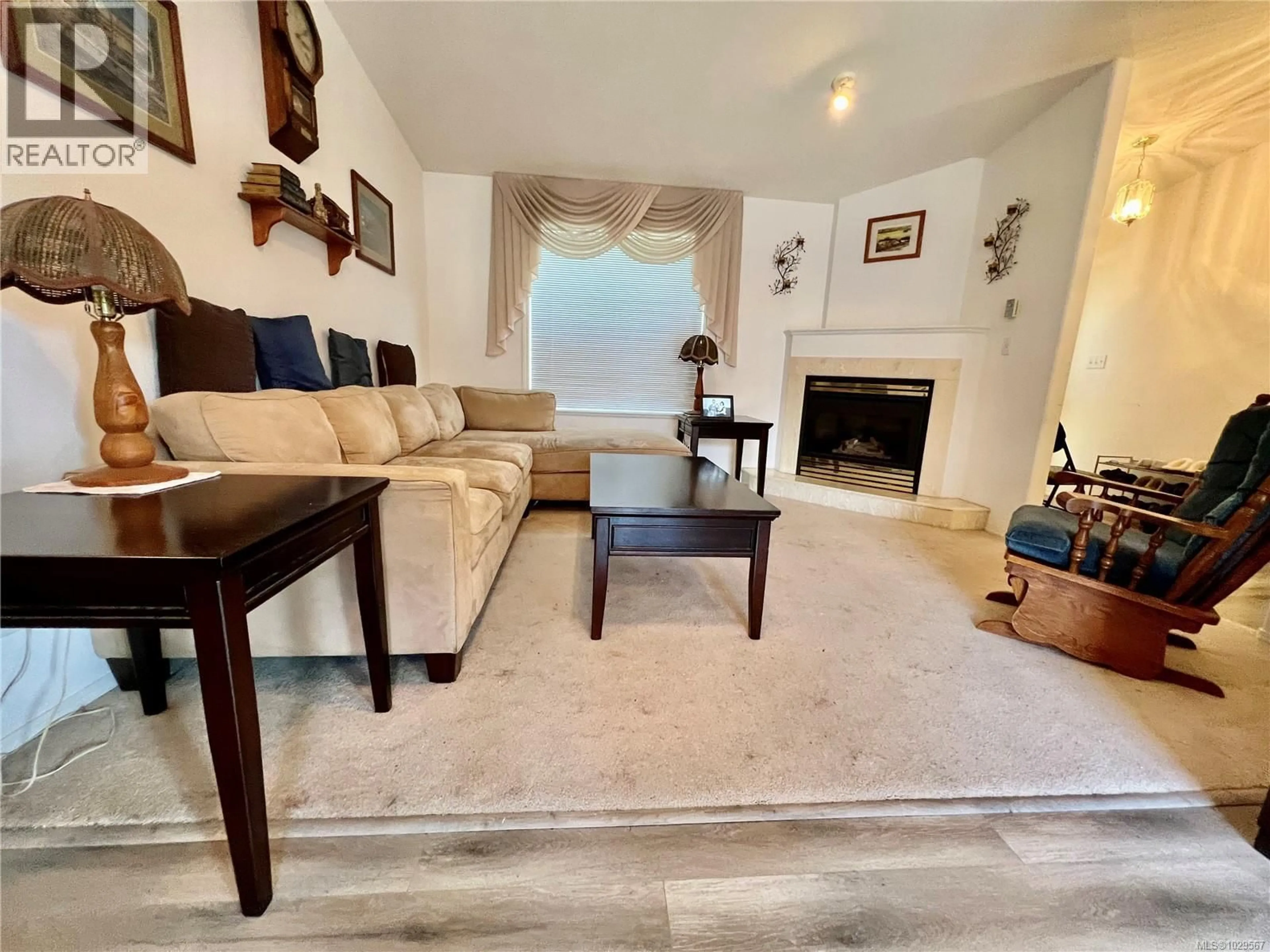 Living room with furniture, unknown for 82 WOLF LANE, View Royal British Columbia V9A7M2