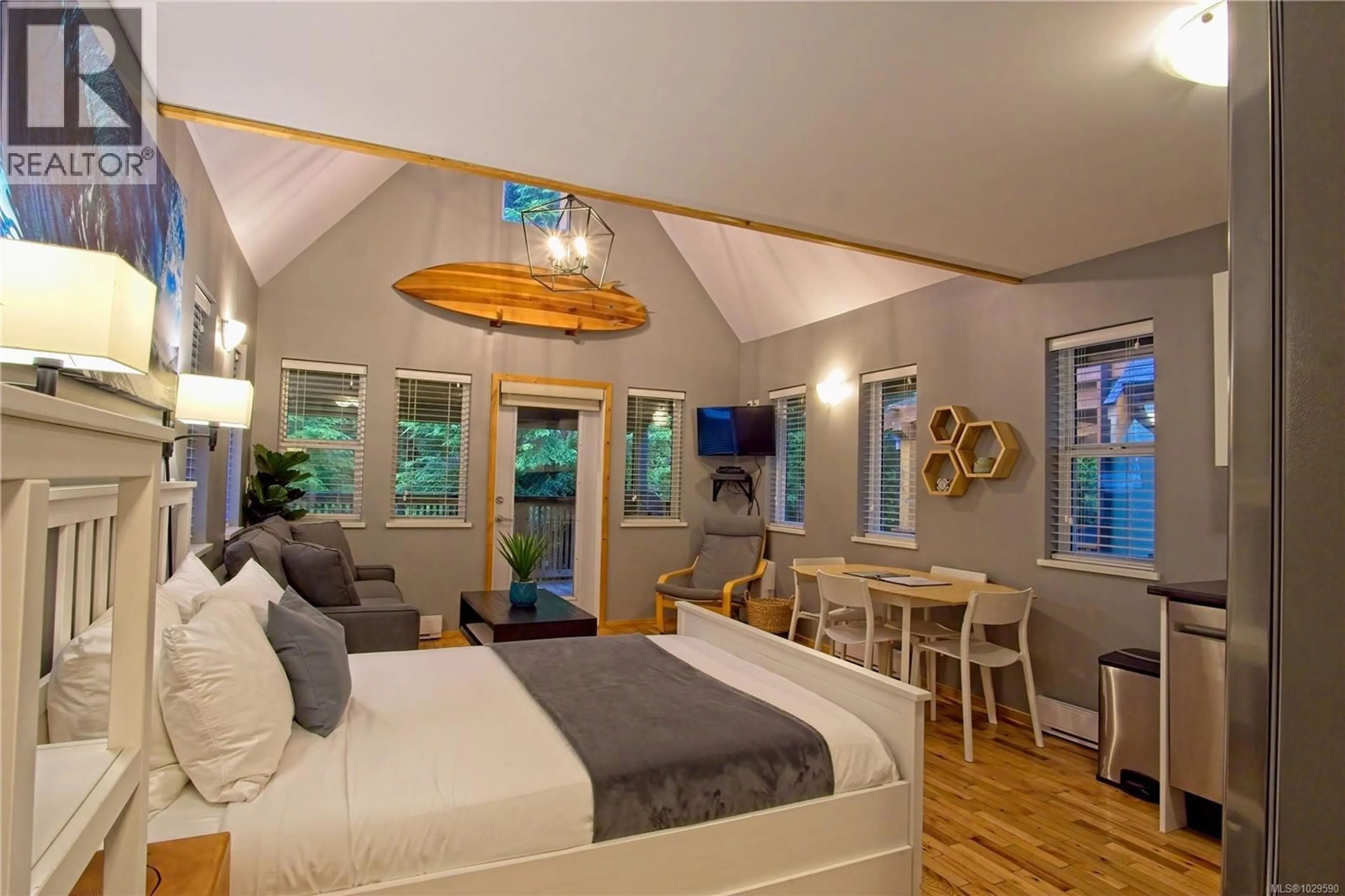 Bedroom with bed, wood/laminate floor for 23 - 1039 TYEE TERRACE, Ucluelet British Columbia V0R3A0