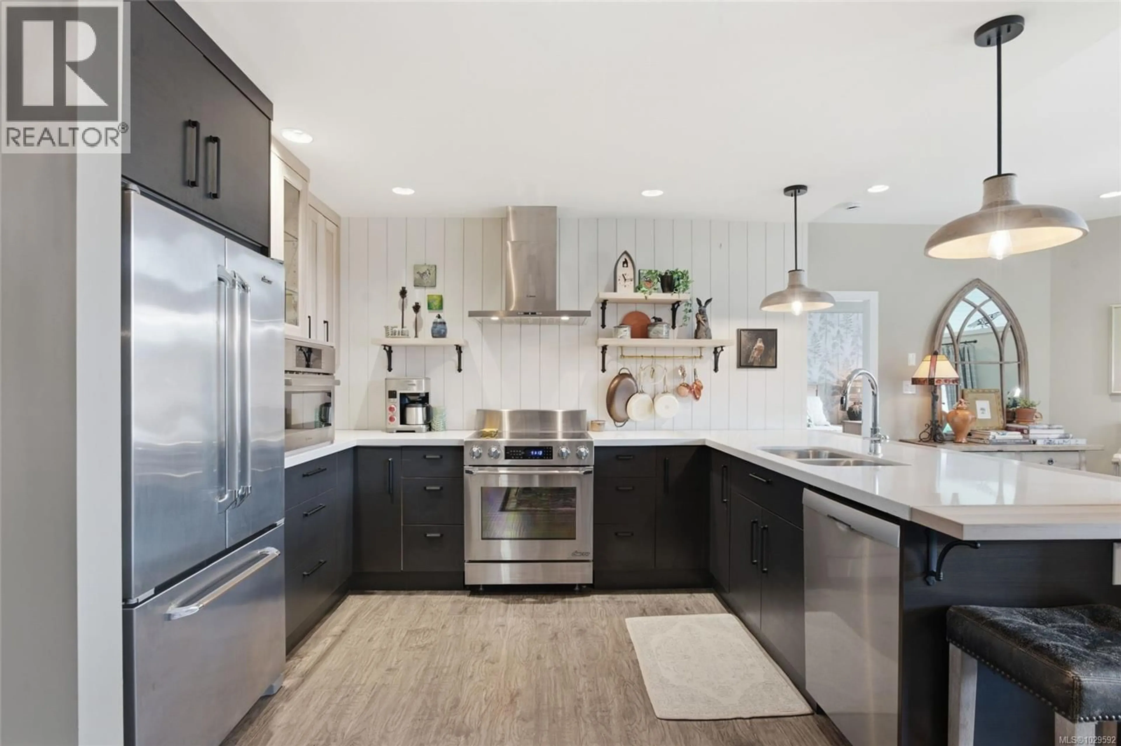 Contemporary kitchen, unknown for 303 - 439 COLLEGE ROAD, Qualicum Beach British Columbia V9K0B2