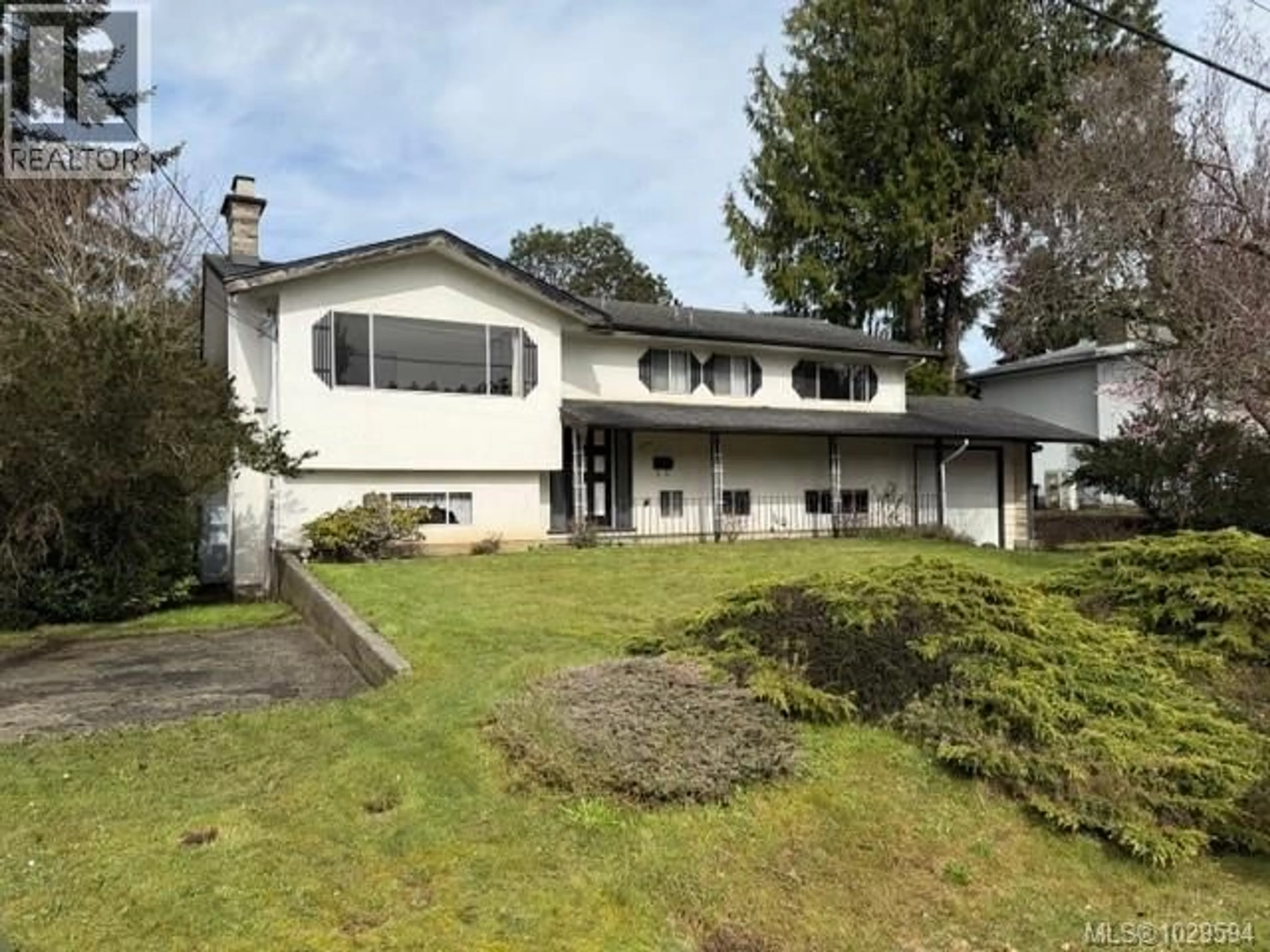 A pic from outside/outdoor area/front of a property/back of a property/a pic from drone, street for 2876 ACACIA DRIVE, Colwood British Columbia V9B2C3