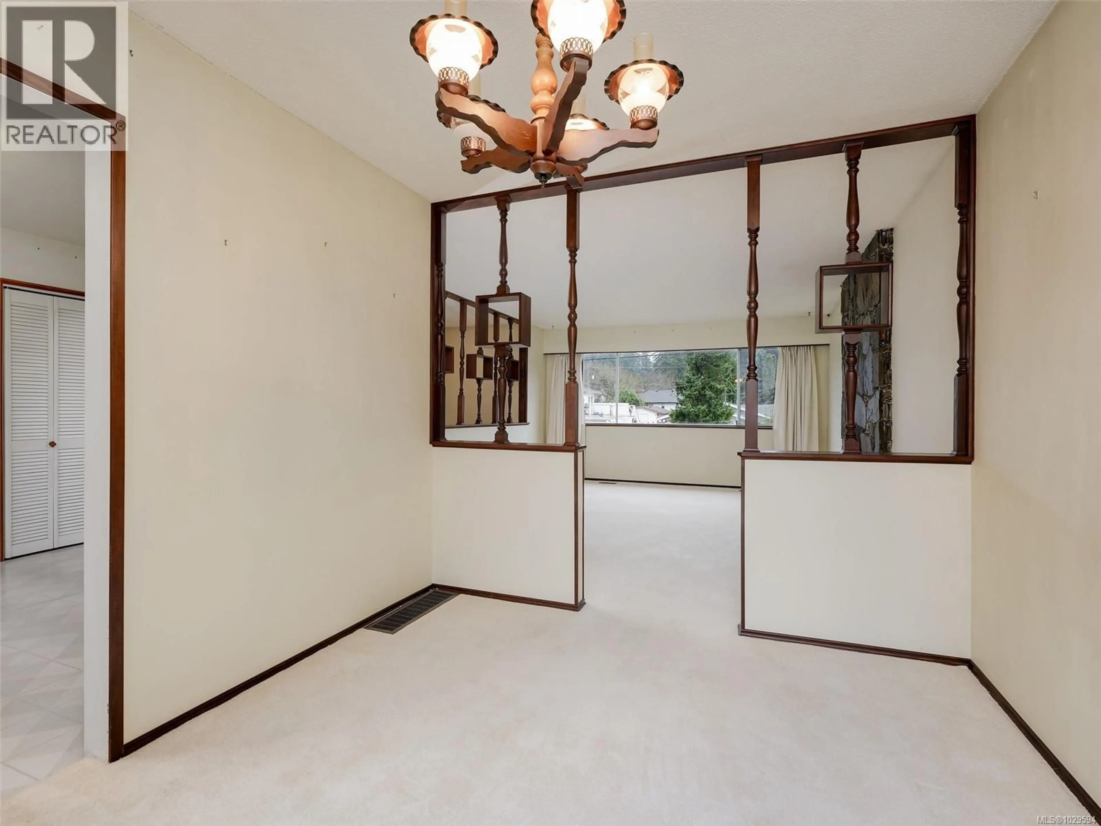 Indoor foyer for 2876 ACACIA DRIVE, Colwood British Columbia V9B2C3