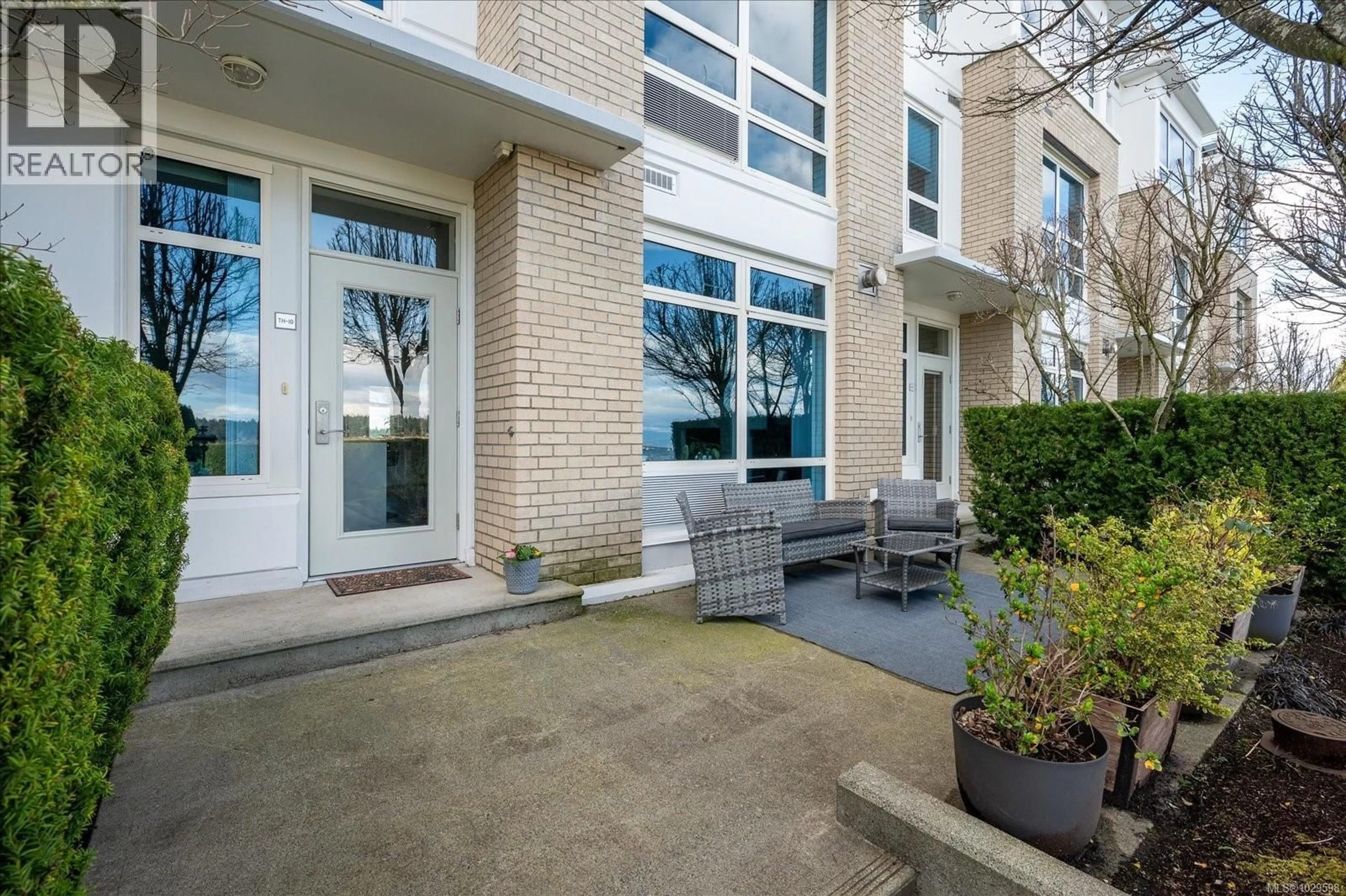 Patio, street for TH10 - 38 FRONT STREET, Nanaimo British Columbia V9R0B8