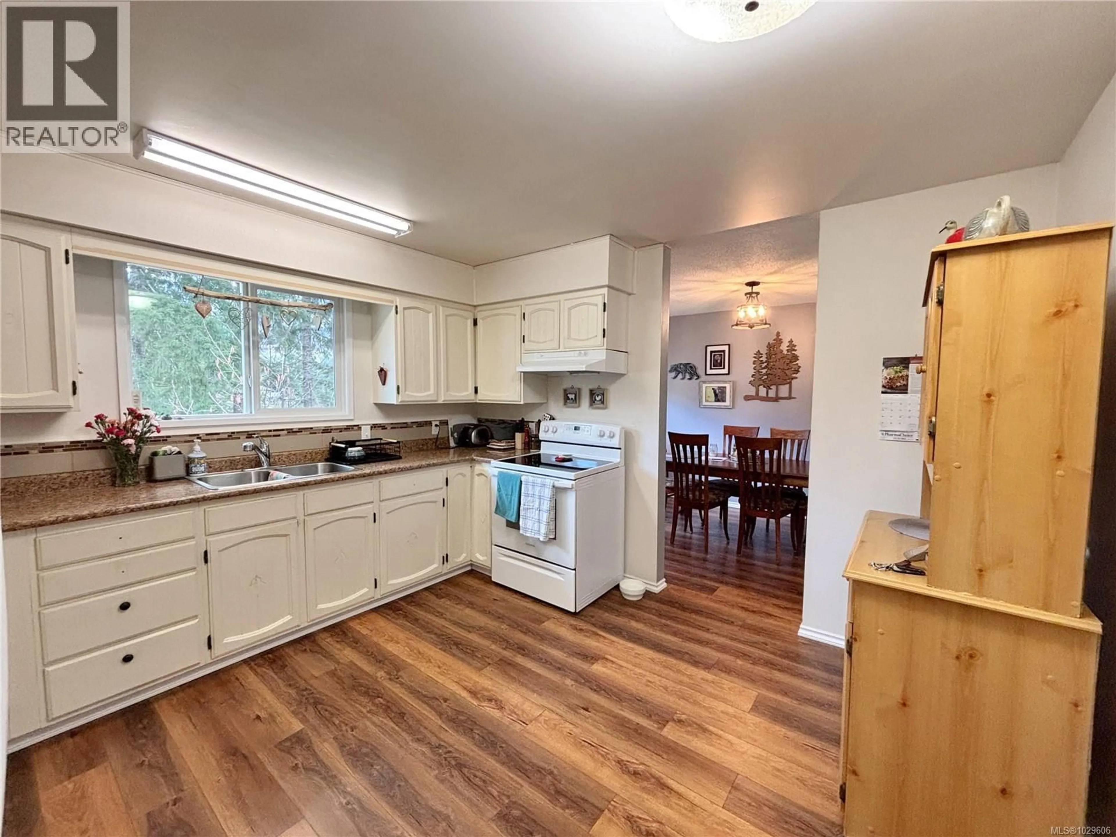 Unknown for 529 CEDAR CRESCENT, Gold River British Columbia V0P1G0