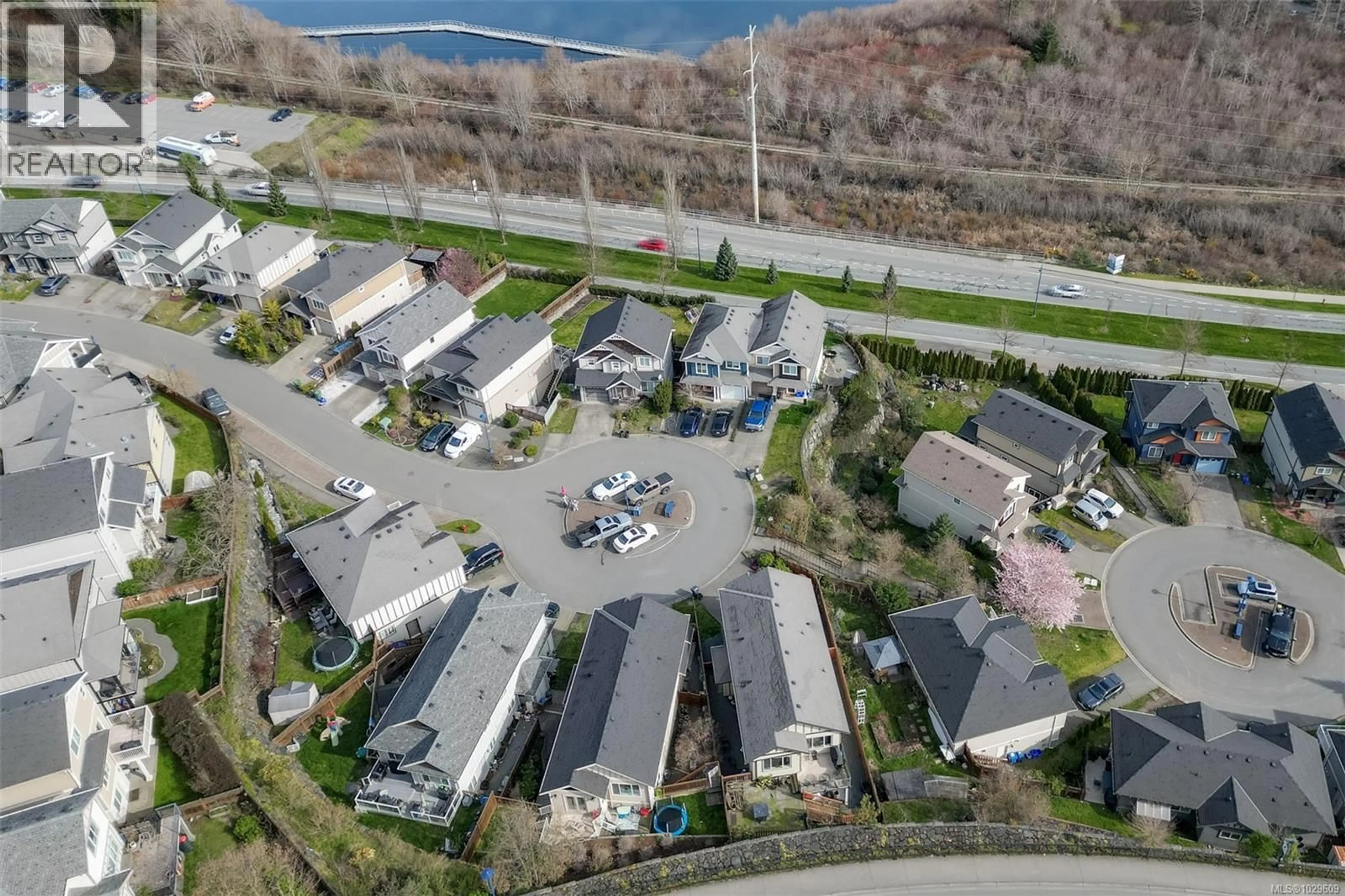 A pic from outside/outdoor area/front of a property/back of a property/a pic from drone, street for 3009 WATERVIEW CLOSE, Langford British Columbia V9B0L9