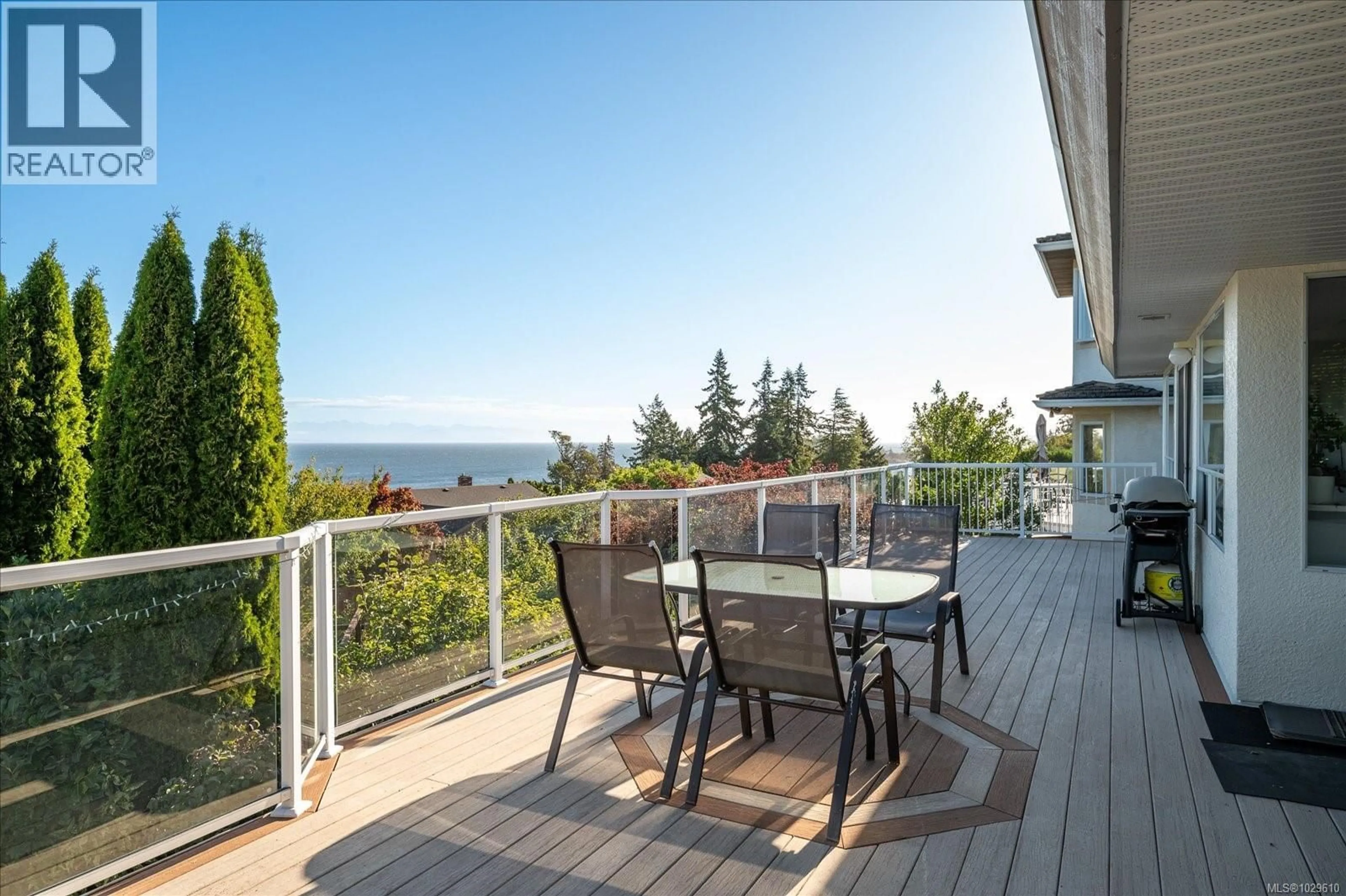 Patio, water/lake/river/ocean view for 4040 GULFVIEW DRIVE, Nanaimo British Columbia V9T6B4
