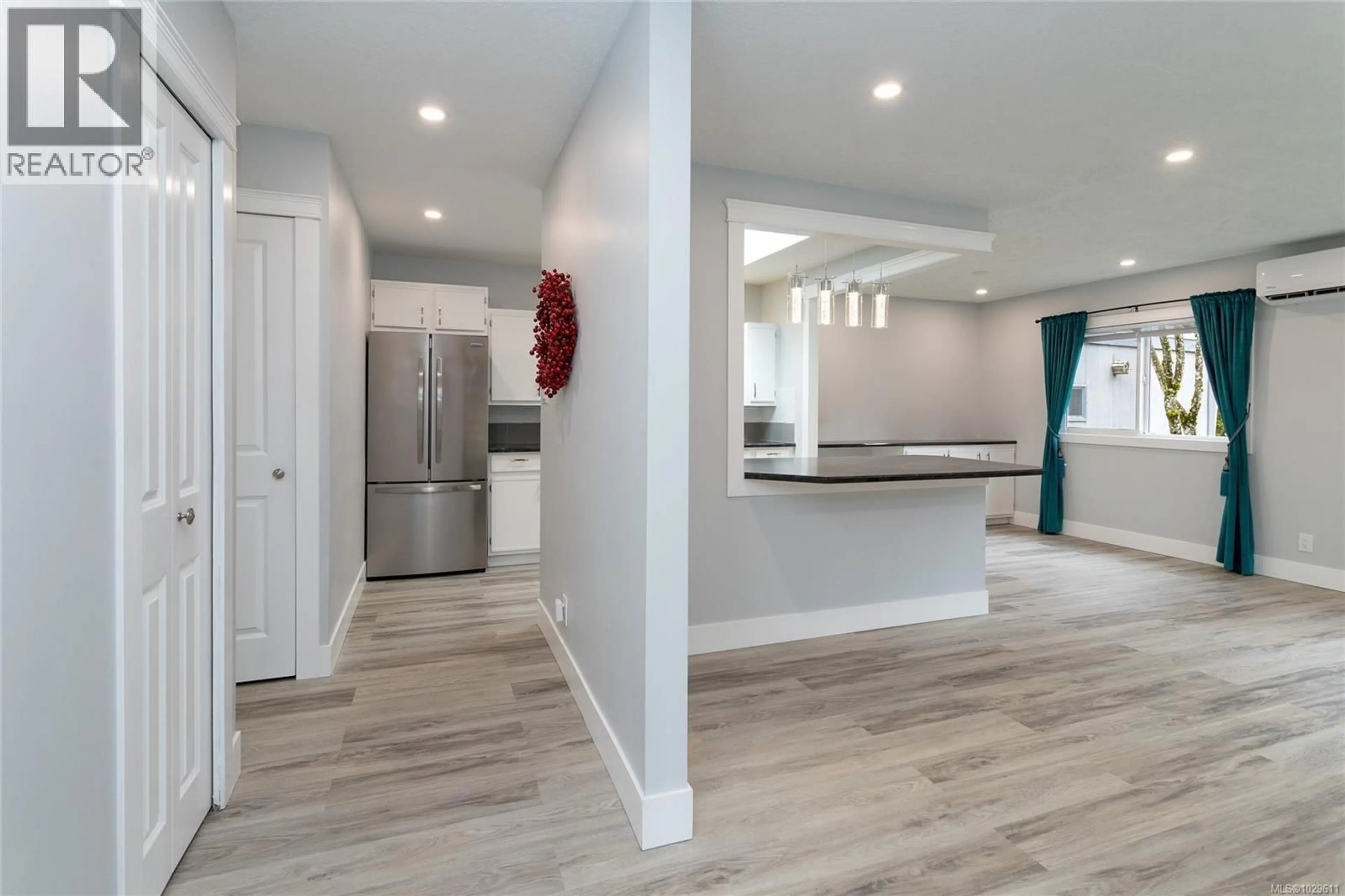 Indoor entryway for 41 - 2500 FLORENCE LAKE ROAD, Langford British Columbia V9B4H2