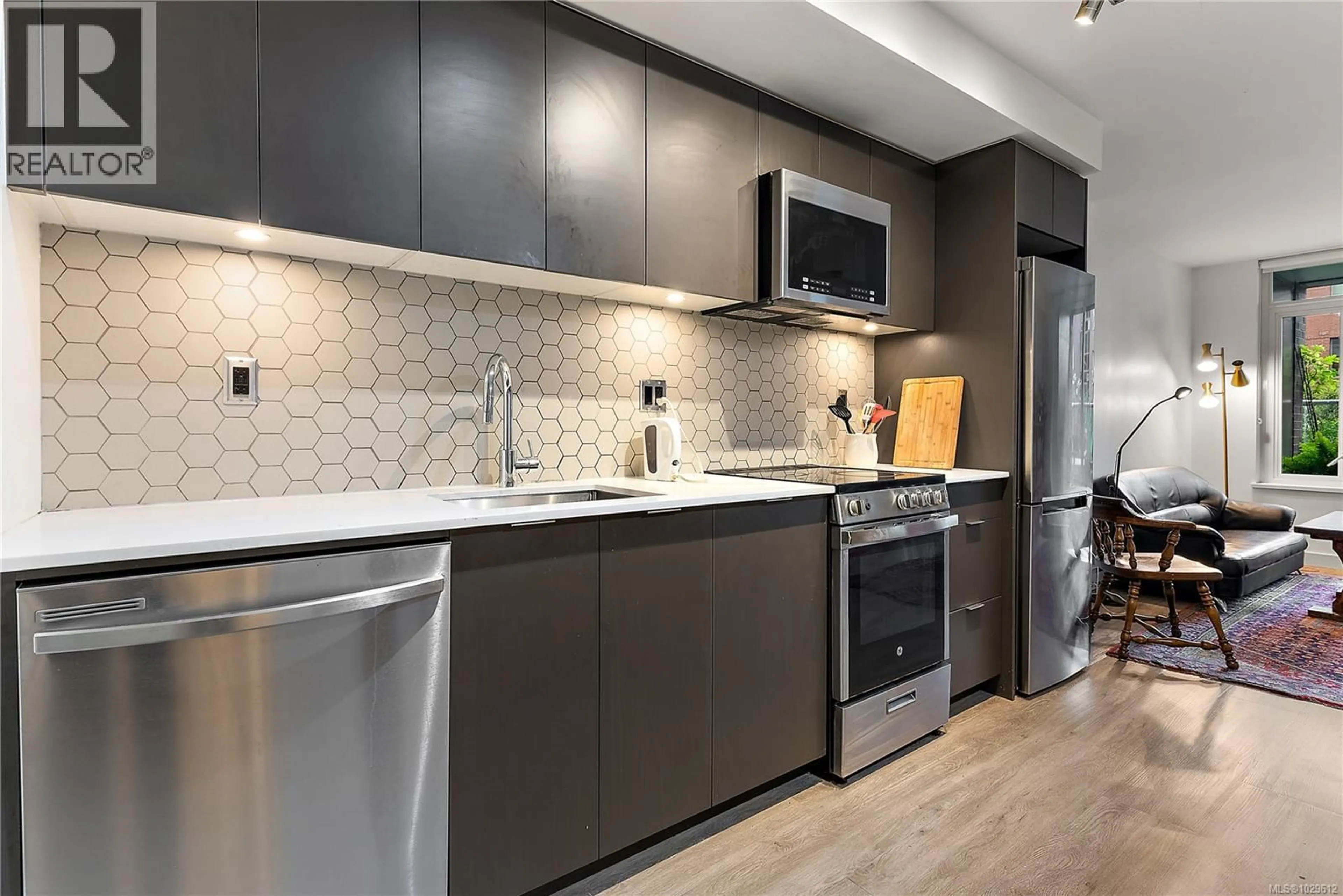 Unknown for 310 - 845 JOHNSON STREET, Victoria British Columbia V8W0G3