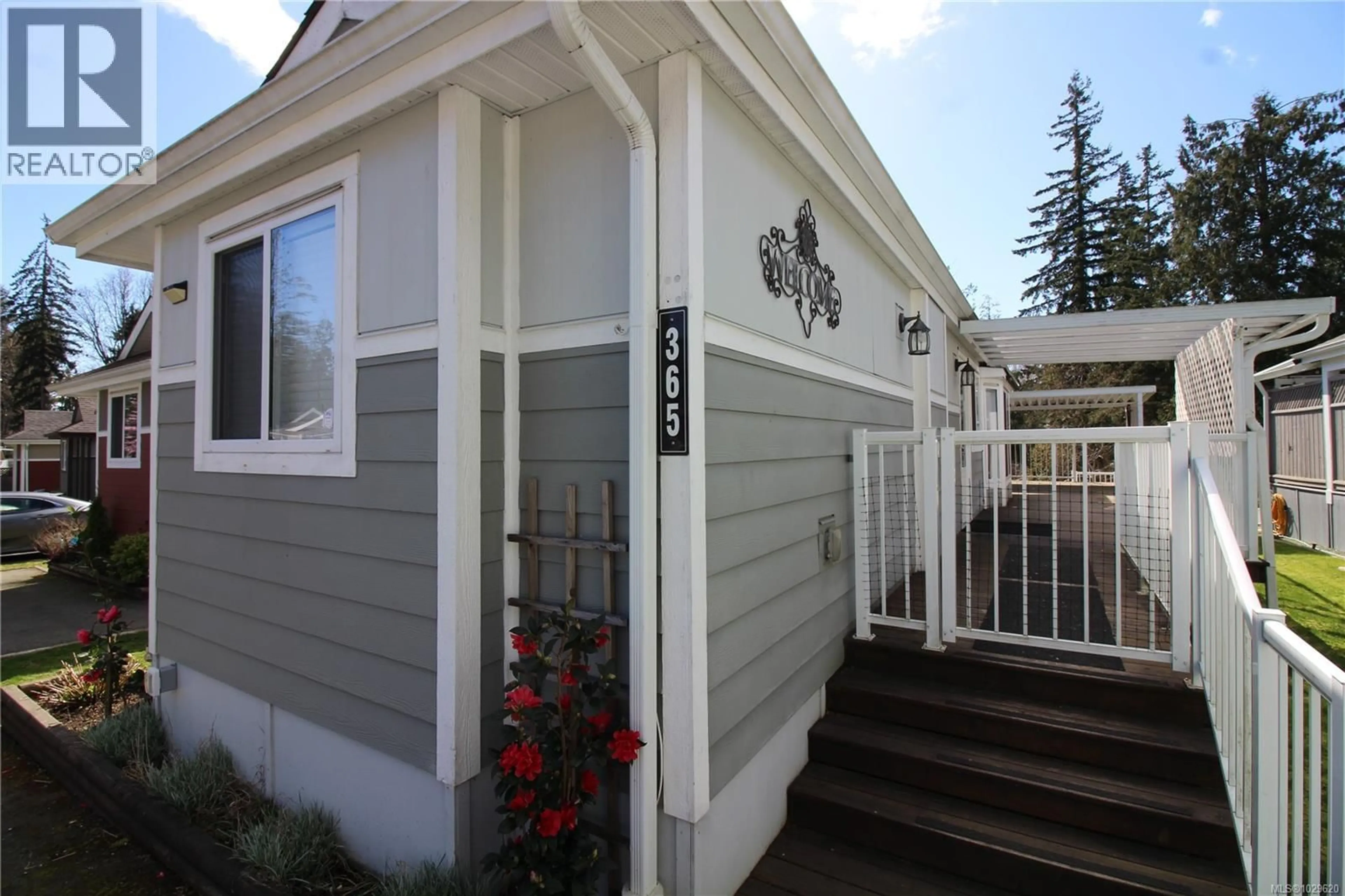 Home with vinyl exterior material, street for 365 - 3042 RIVER ROAD, Chemainus British Columbia V0R1K3