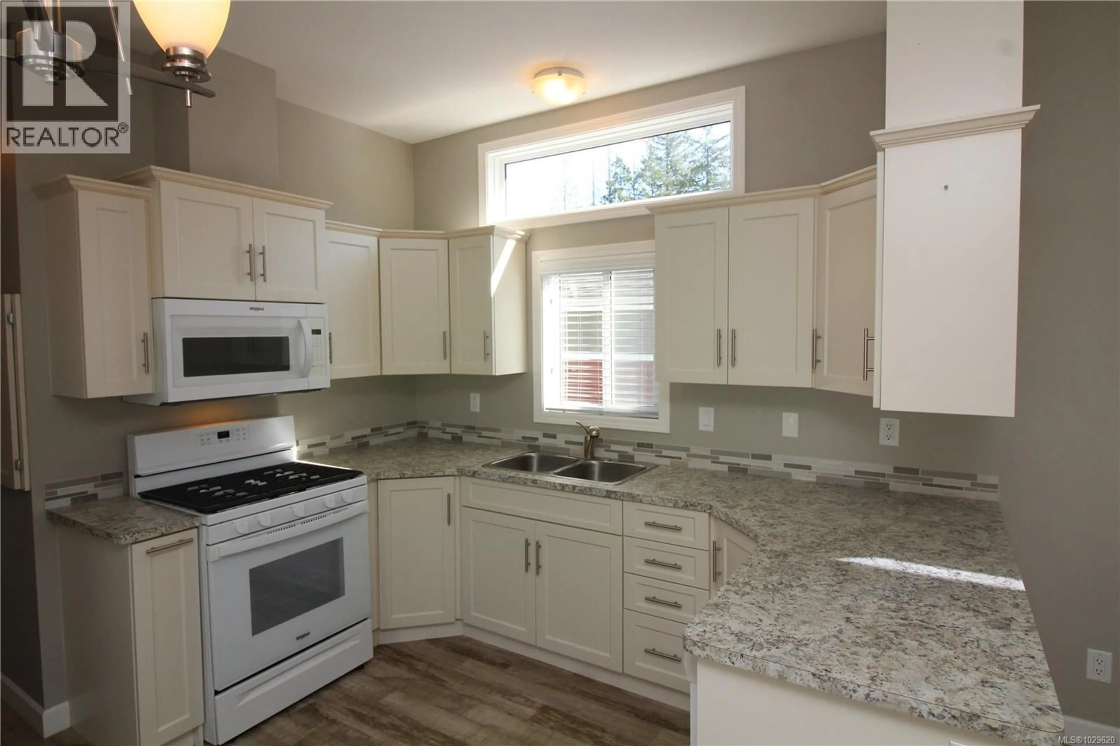 Standard kitchen, ceramic/tile floor for 365 - 3042 RIVER ROAD, Chemainus British Columbia V0R1K3