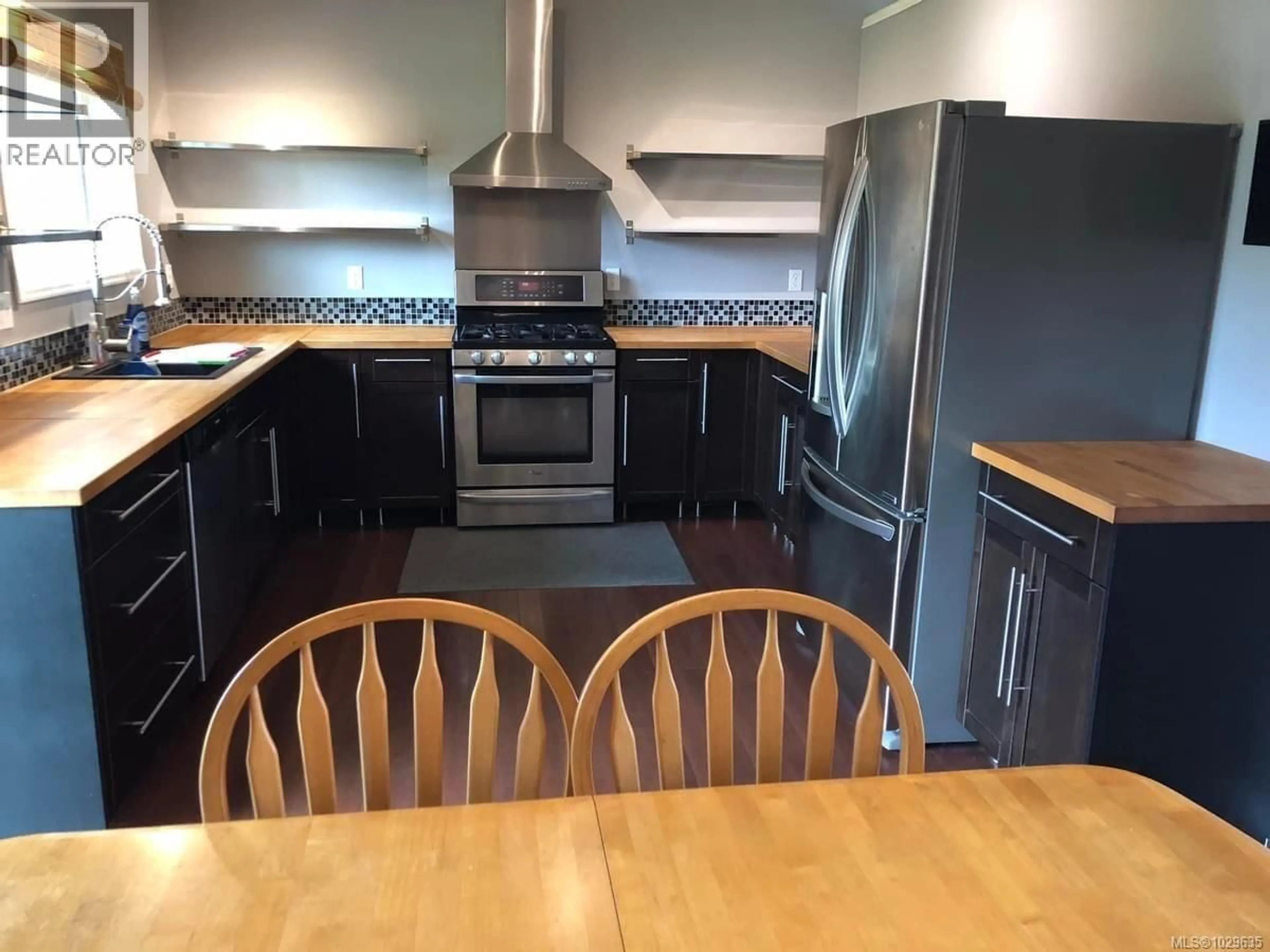 Unknown for 1646 MAQUINNA AVENUE, Comox British Columbia V9M3L7