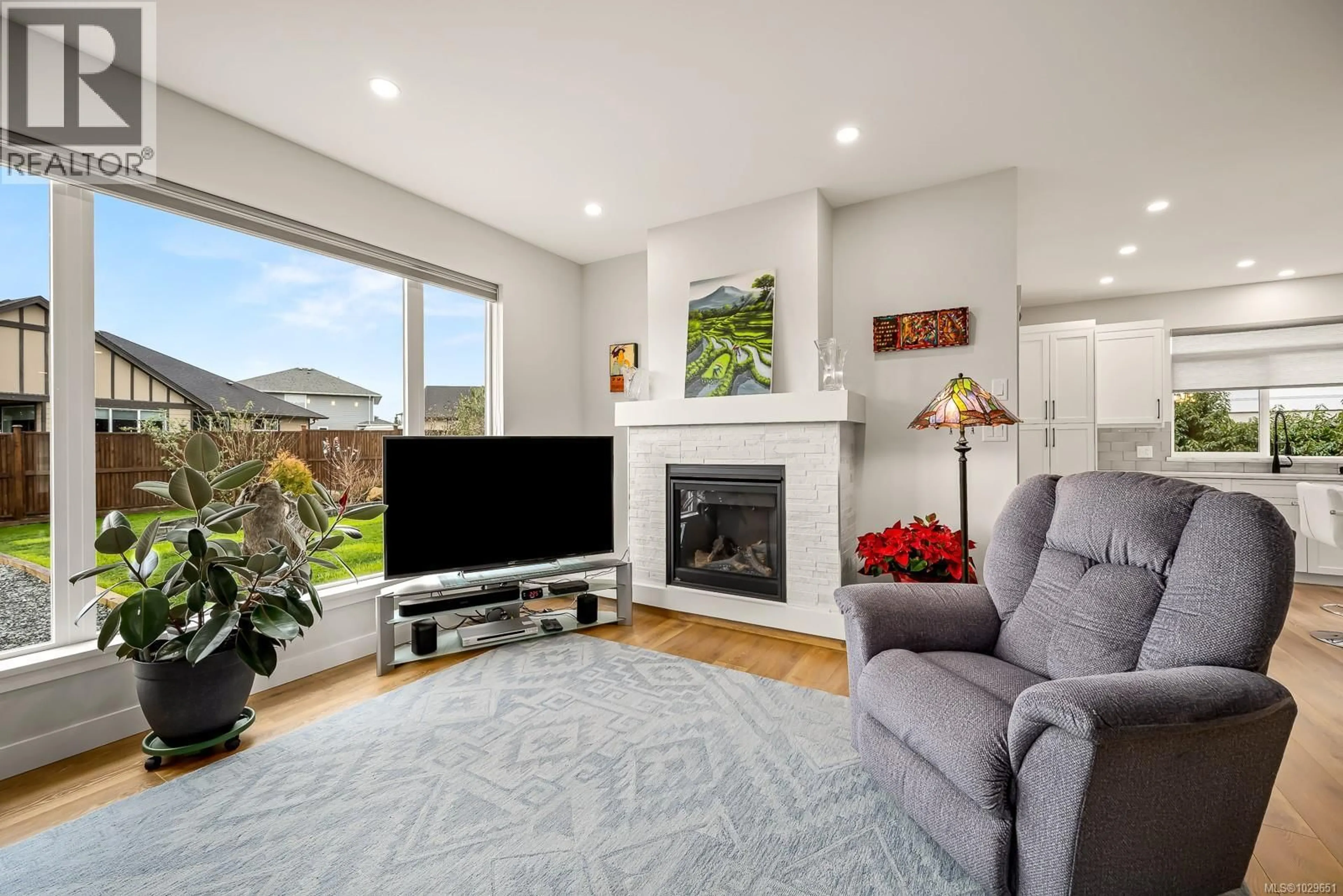 Living room with furniture, unknown for 4076 CANTERBURY WAY, Courtenay British Columbia V9N0E8