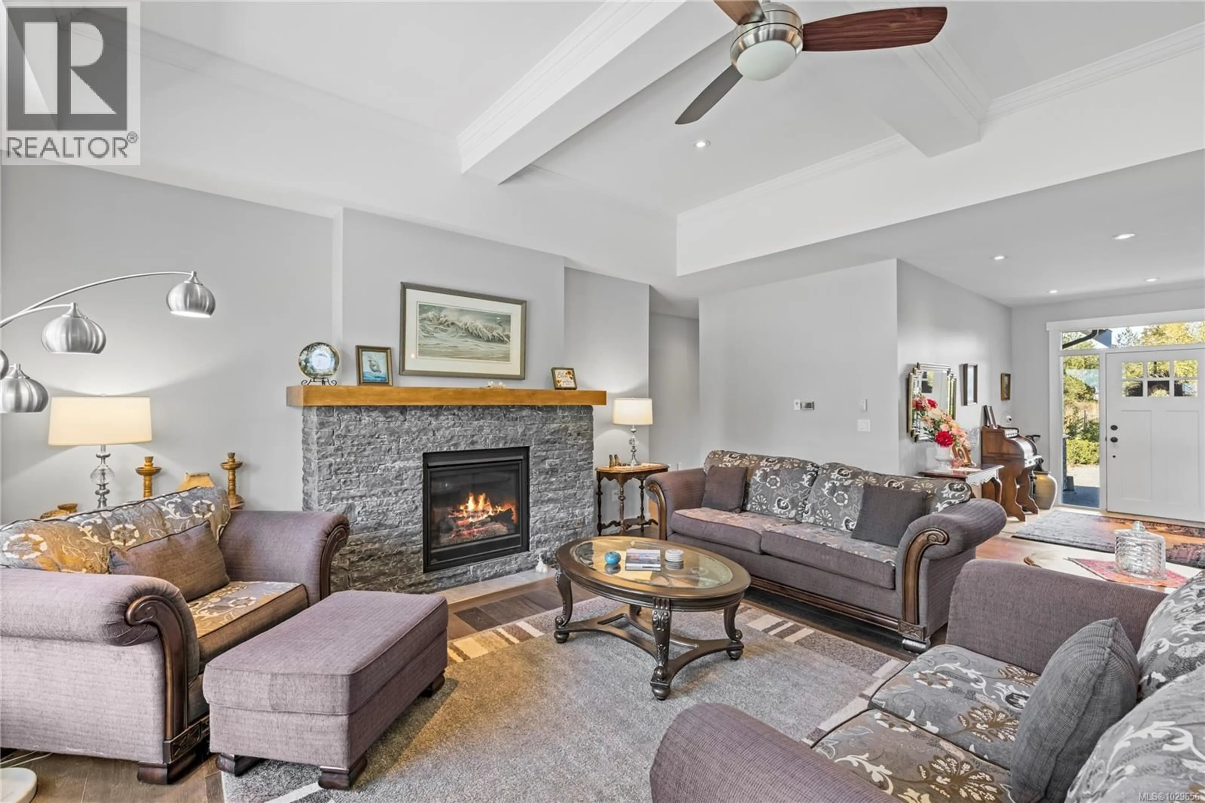 Living room with furniture, unknown for 939 VIRGINIA ROAD, Coombs British Columbia V0R1M0