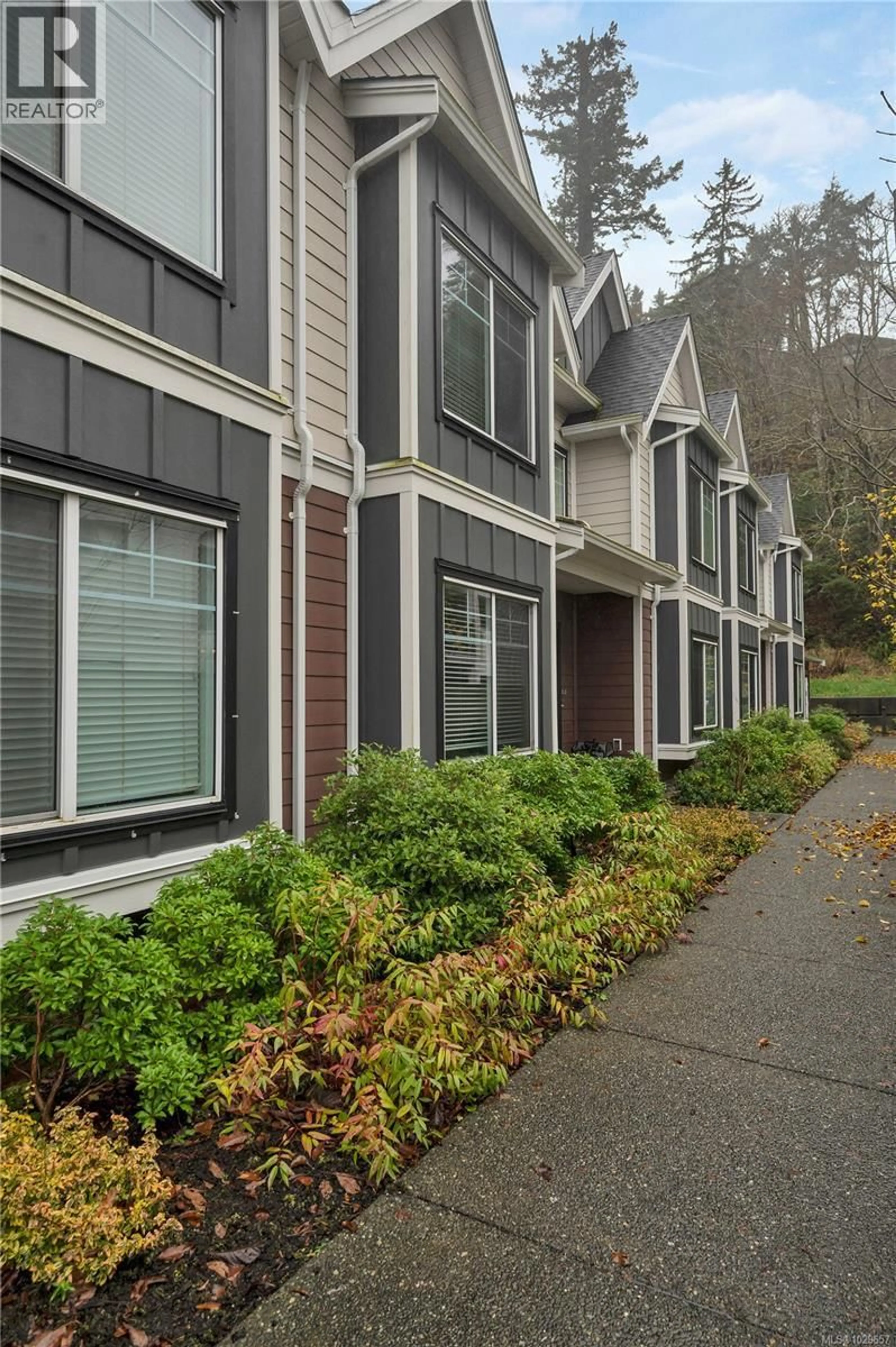 Home with vinyl exterior material, street for 4 - 796 ISLAND HIGHWAY SOUTH, Campbell River British Columbia V9W1A6