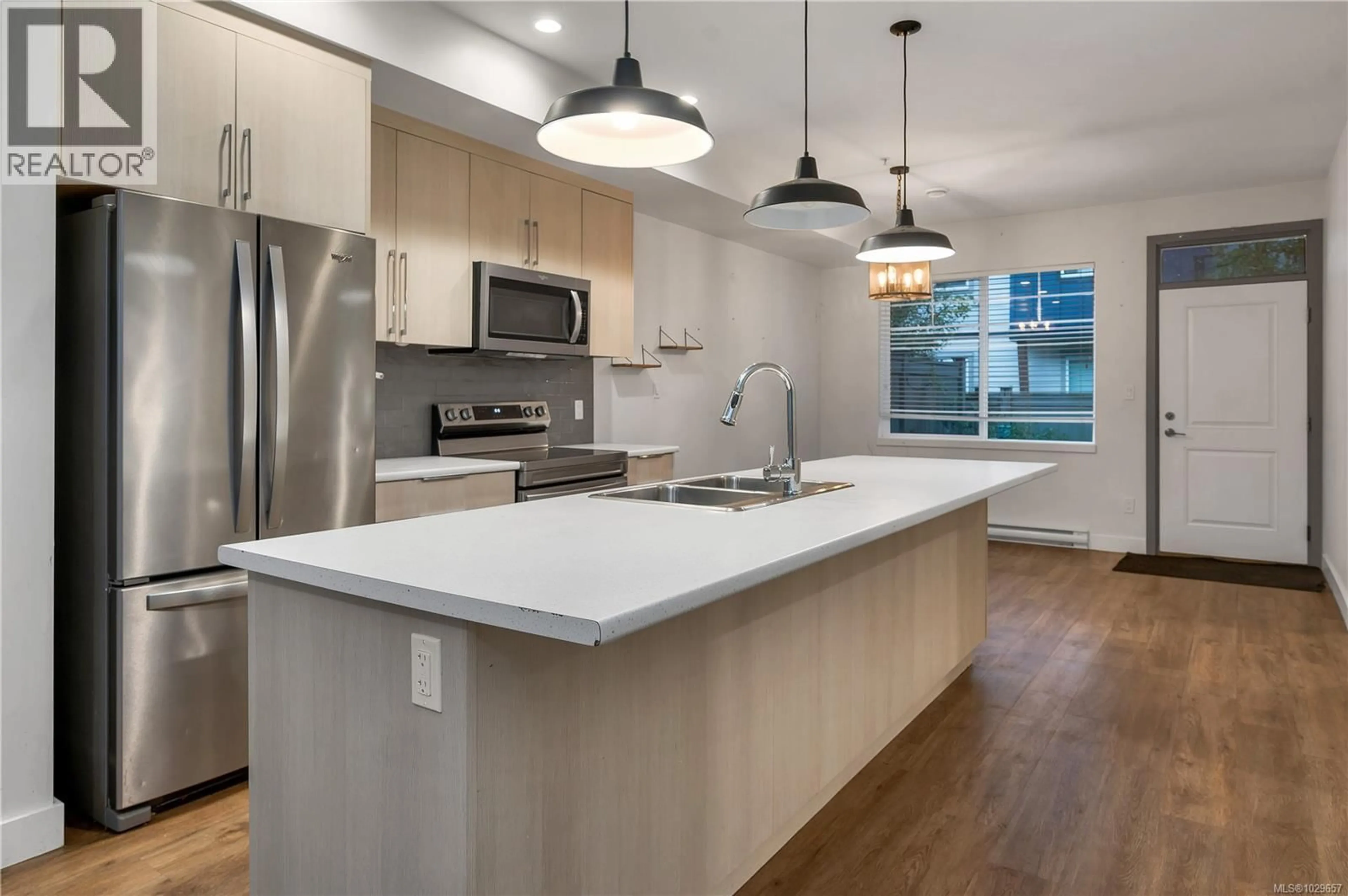 Open concept kitchen, unknown for 4 - 796 ISLAND HIGHWAY SOUTH, Campbell River British Columbia V9W1A6