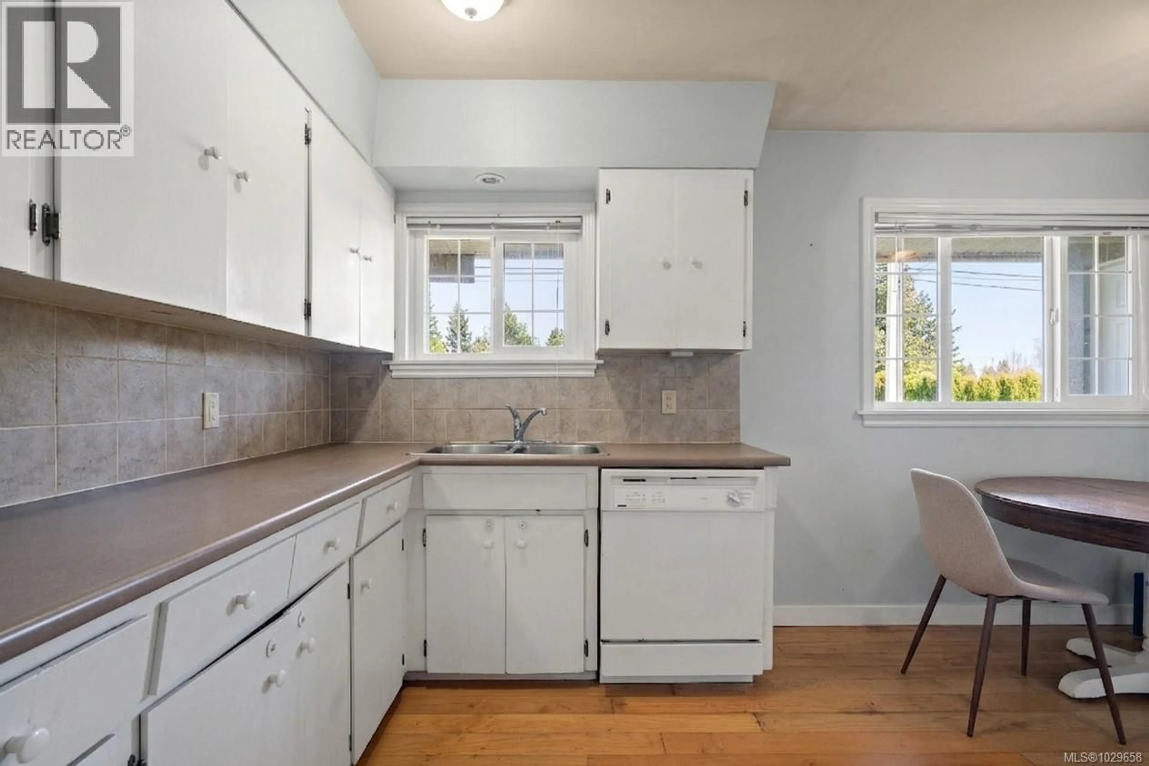 Standard kitchen, unknown for 349 HILCHEY ROAD, Campbell River British Columbia V9W1P6