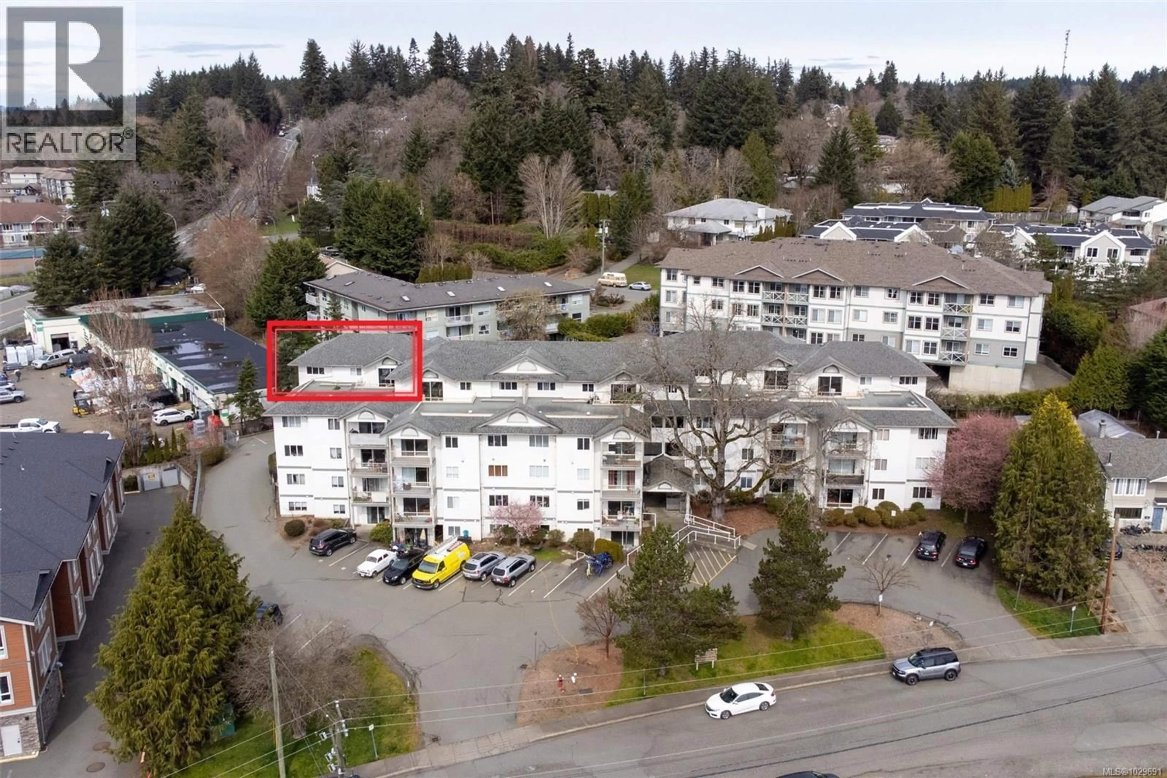 A pic from outside/outdoor area/front of a property/back of a property/a pic from drone, building for 401 - 840 BRAIDWOOD ROAD, Courtenay British Columbia V9N3R9