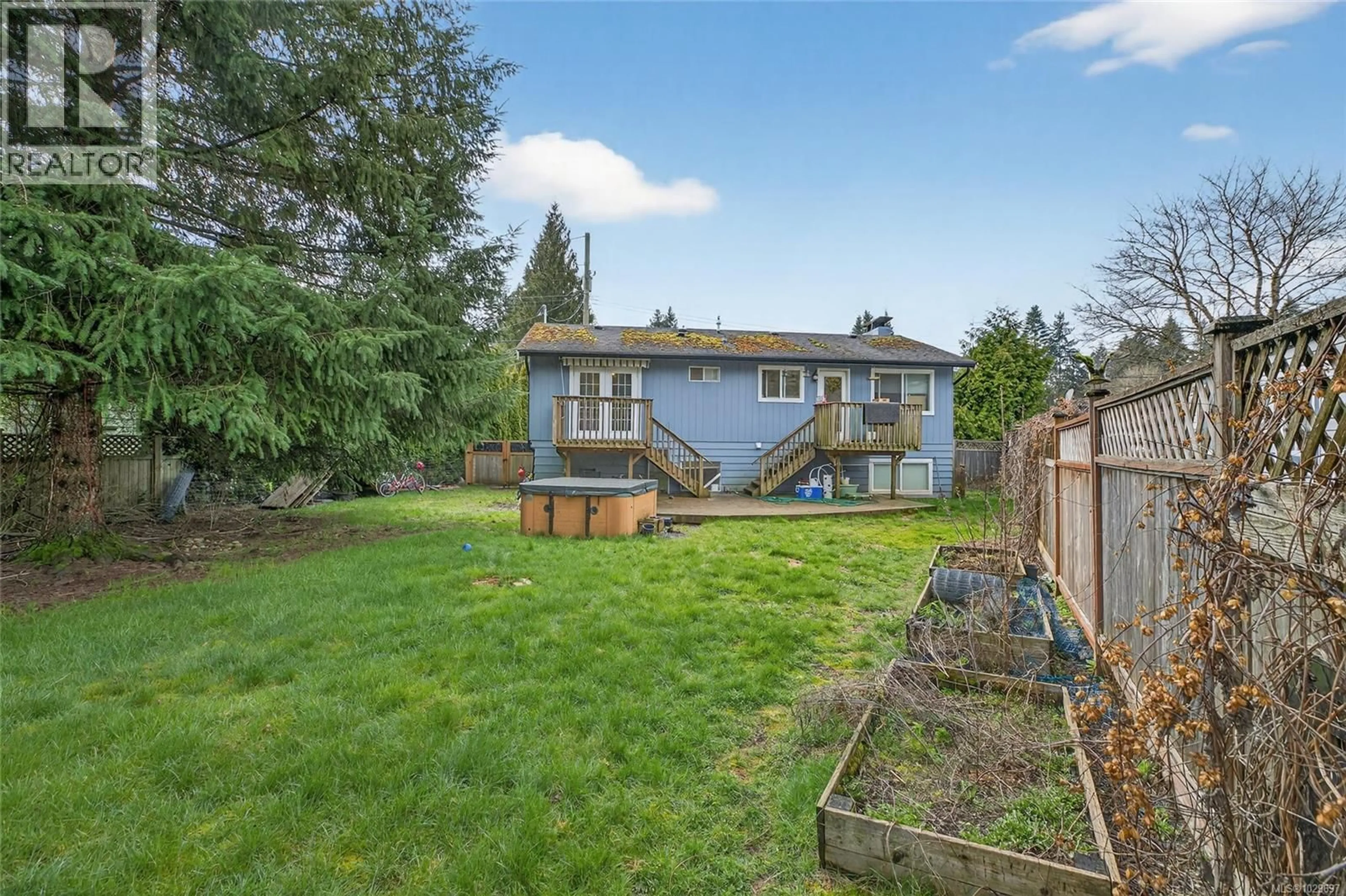 A pic from outside/outdoor area/front of a property/back of a property/a pic from drone, unknown for 30 ROD & GUN ROAD, Courtenay British Columbia V9N3M9