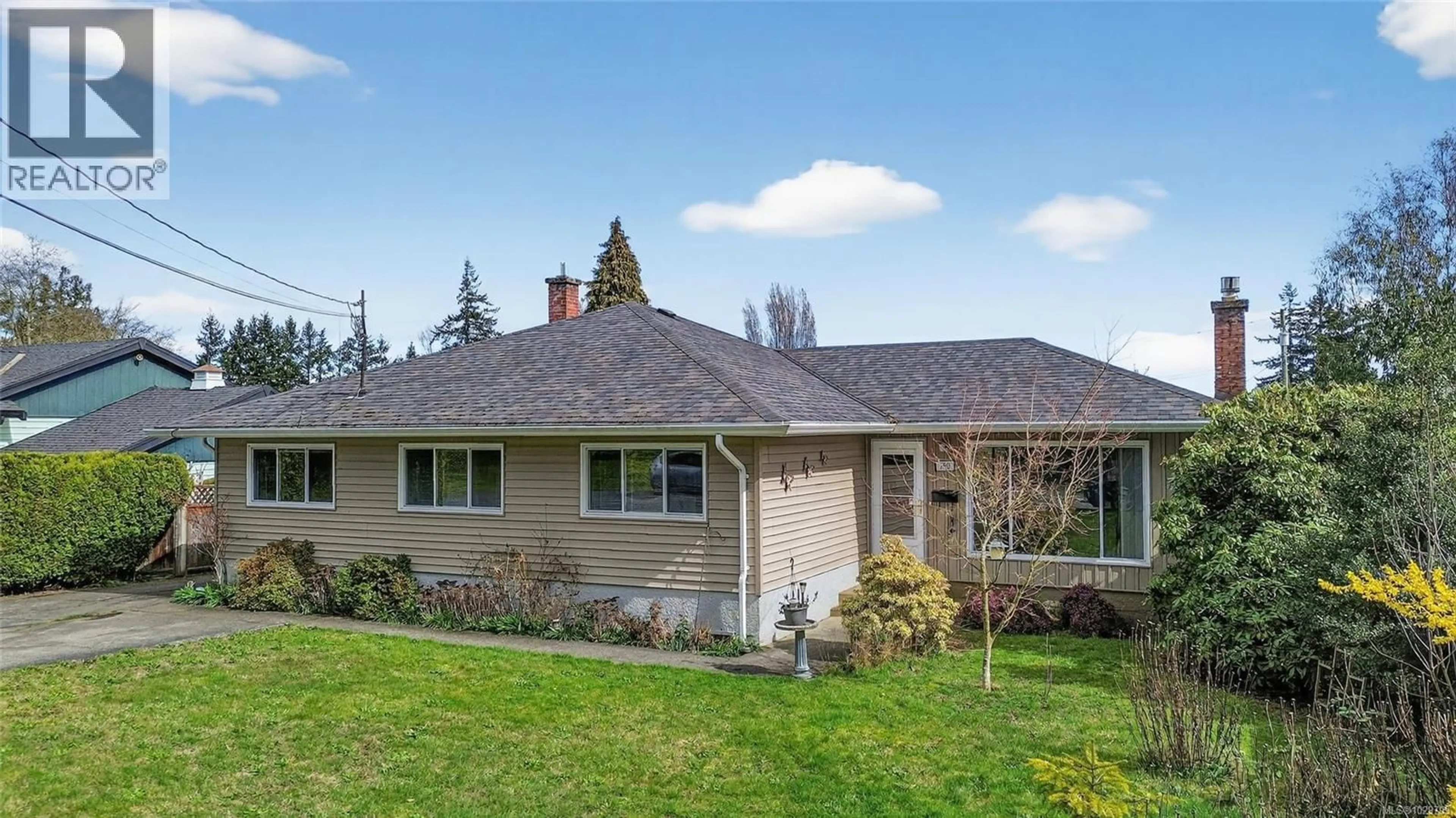 Home with vinyl exterior material, street for 750 NORTHUMBERLAND AVENUE, Nanaimo British Columbia V9S5C4