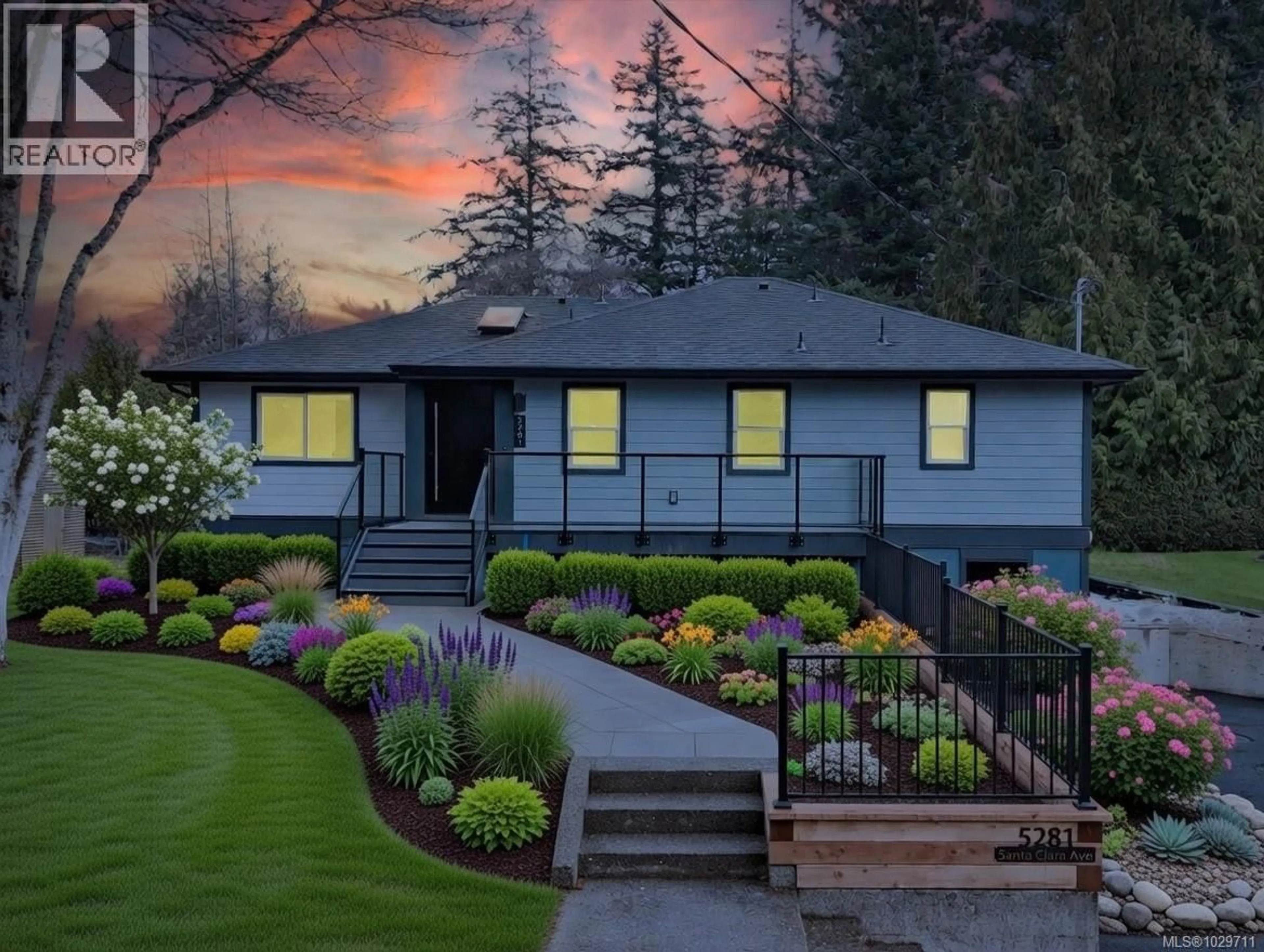 Home with vinyl exterior material, unknown for 5281 SANTA CLARA AVENUE, Saanich British Columbia V8Y1W6