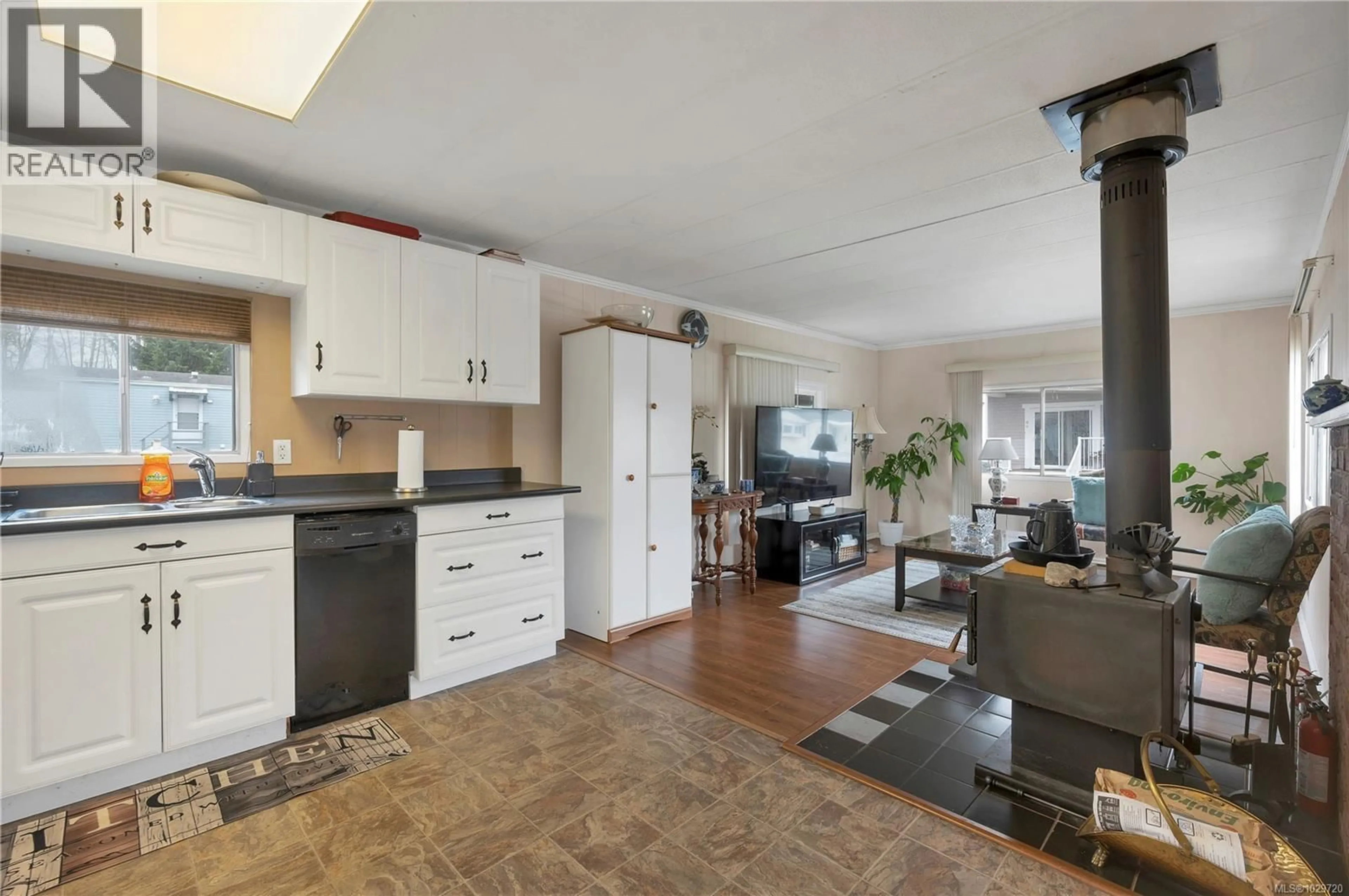 Open concept kitchen, unknown for 81 - 951 HOMEWOOD ROAD, Campbell River British Columbia V9W3N7