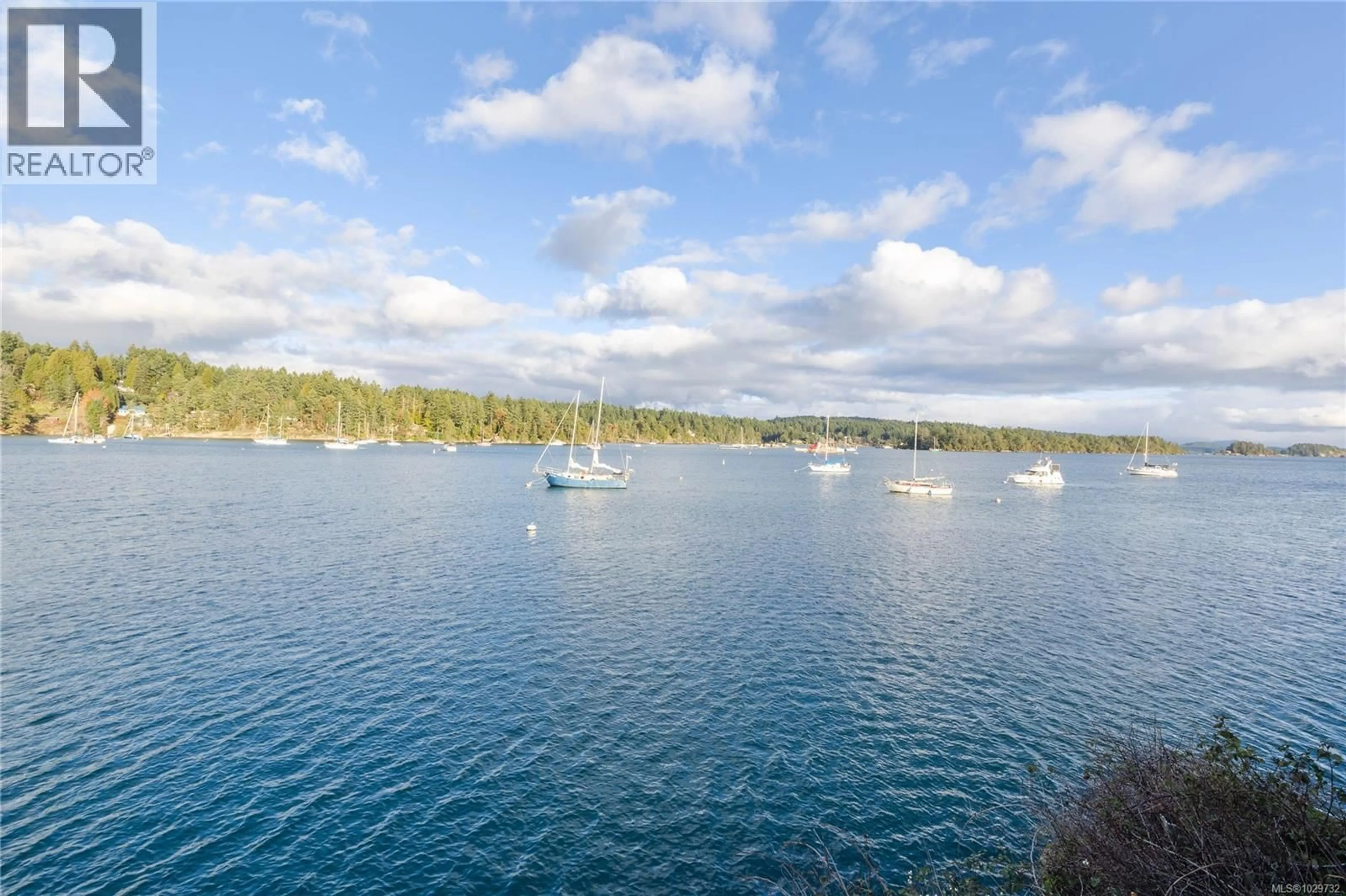 Blurry image for 9 - 111 FULFORD-GANGES ROAD, Salt Spring British Columbia V8K2T9