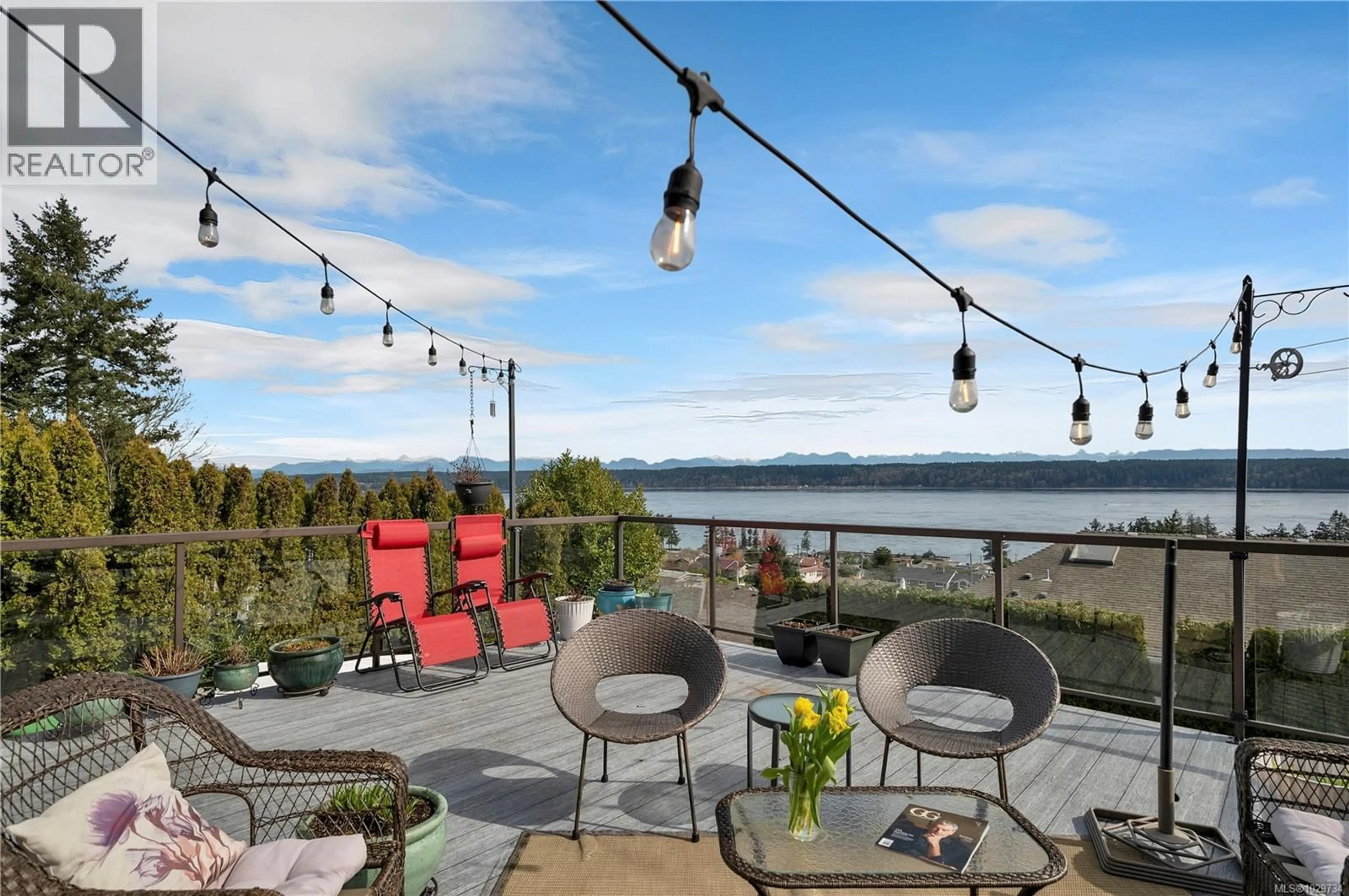 Patio, water/lake/river/ocean view for 241 ALDER STREET SOUTH, Campbell River British Columbia V9W2M9