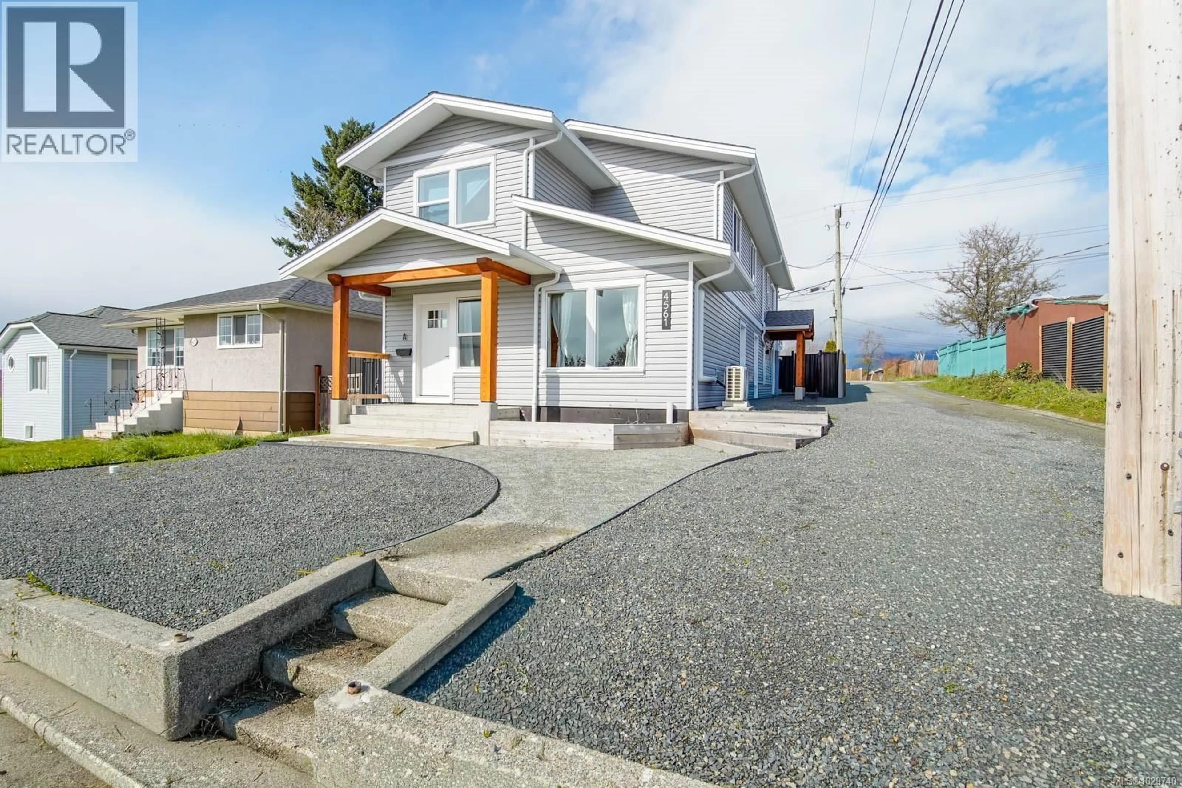 Home with vinyl exterior material, street for 4561 BUTE STREET, Port Alberni British Columbia V9Y3N1