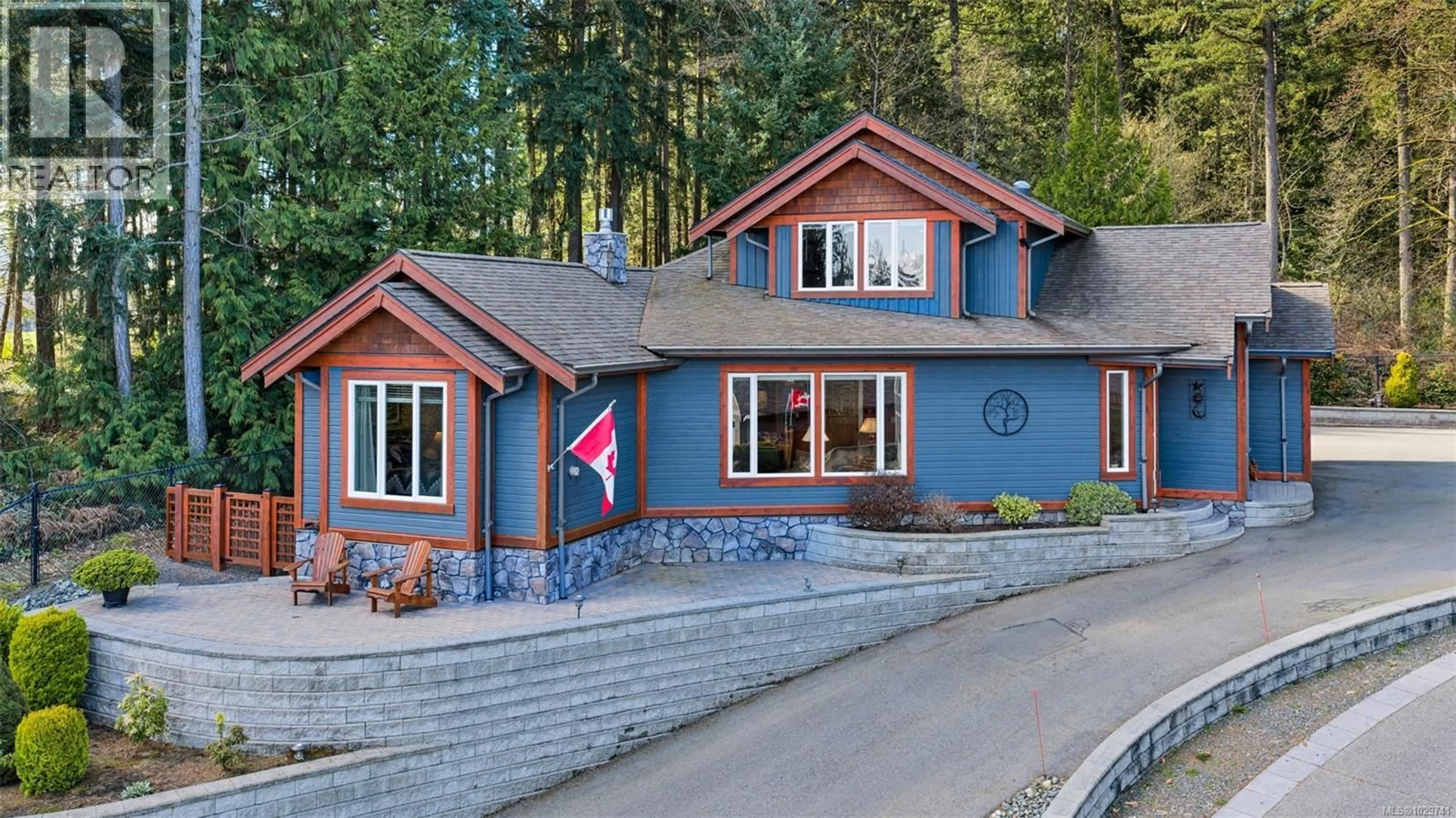 Home with vinyl exterior material, street for 3233 CHANNEL BOULEVARD, Chemainus British Columbia V0R1K2