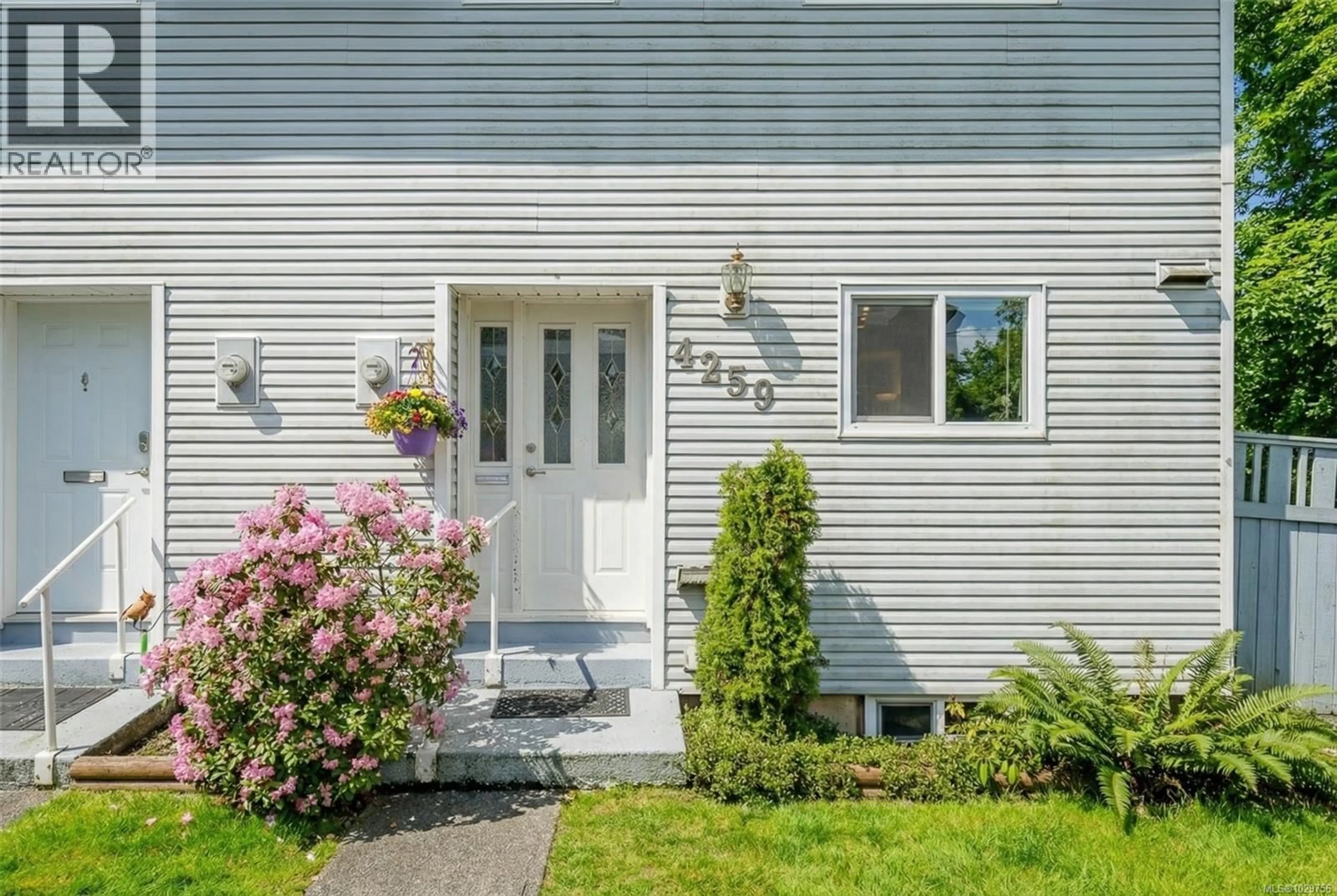 Home with vinyl exterior material, street for 4259 8TH AVENUE, Port Alberni British Columbia V9Y4S5