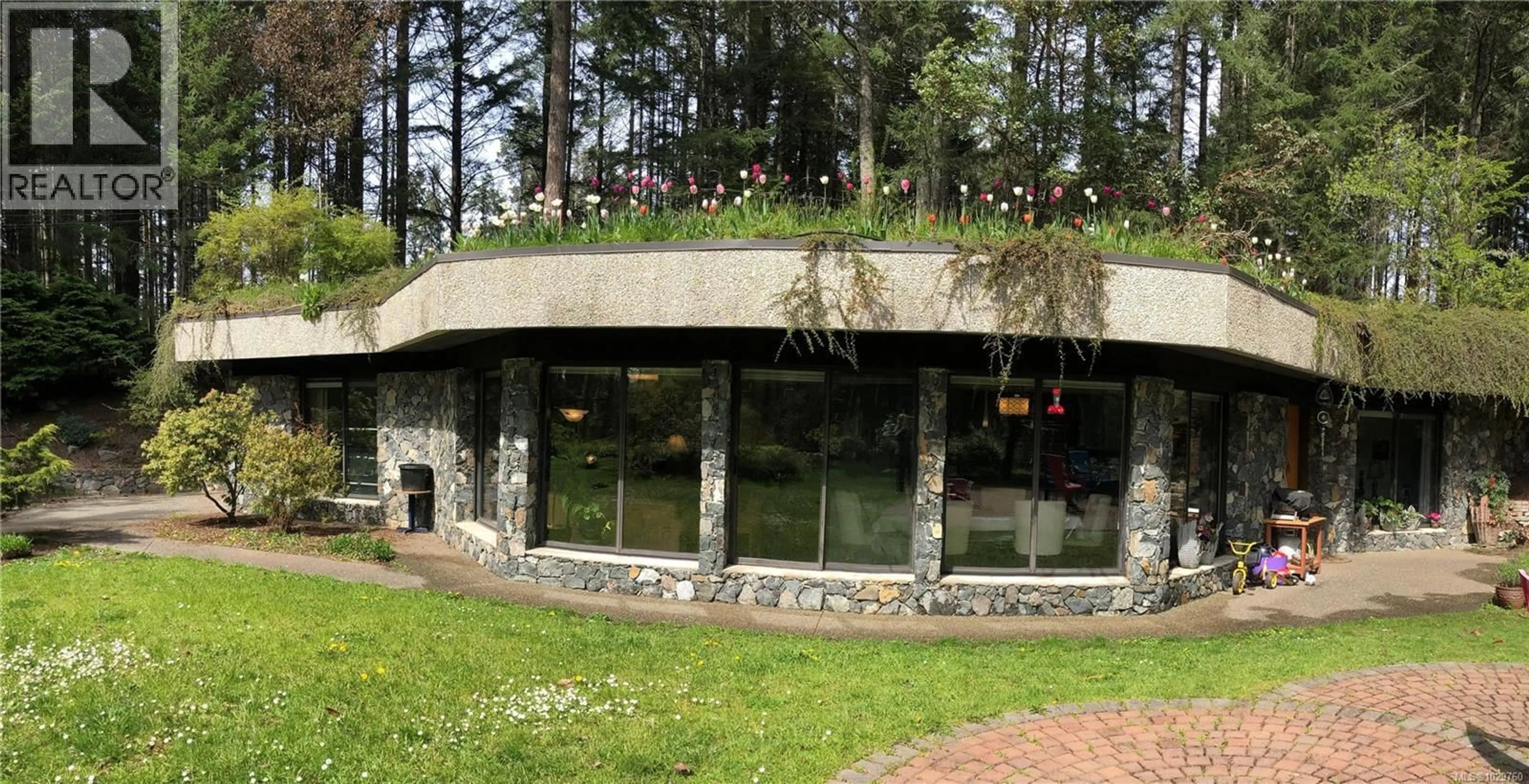 Patio, building for 4440 SPELLMAN PLACE, Metchosin British Columbia V9C4C5