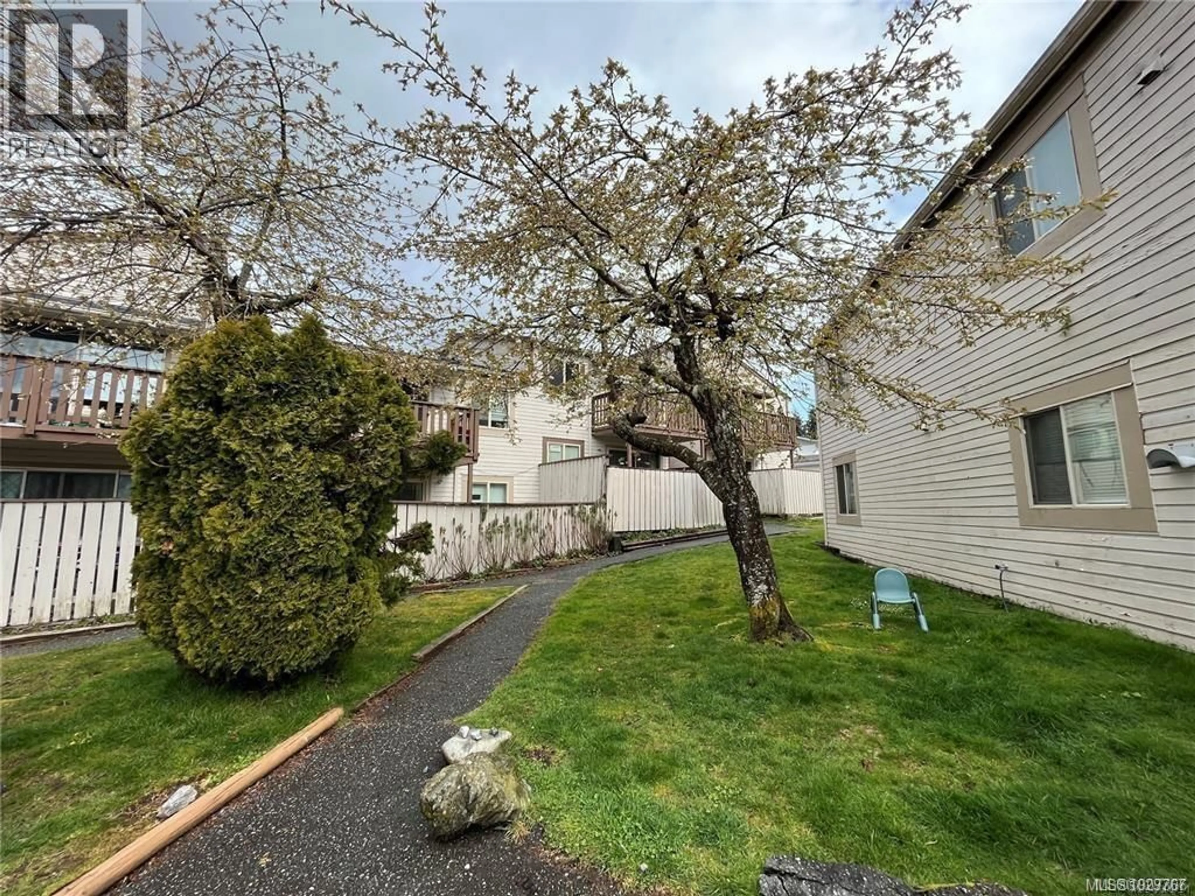 A pic from outside/outdoor area/front of a property/back of a property/a pic from drone, street for 3 - 7077 HIGHLAND DRIVE, Port Hardy British Columbia V0N2P0