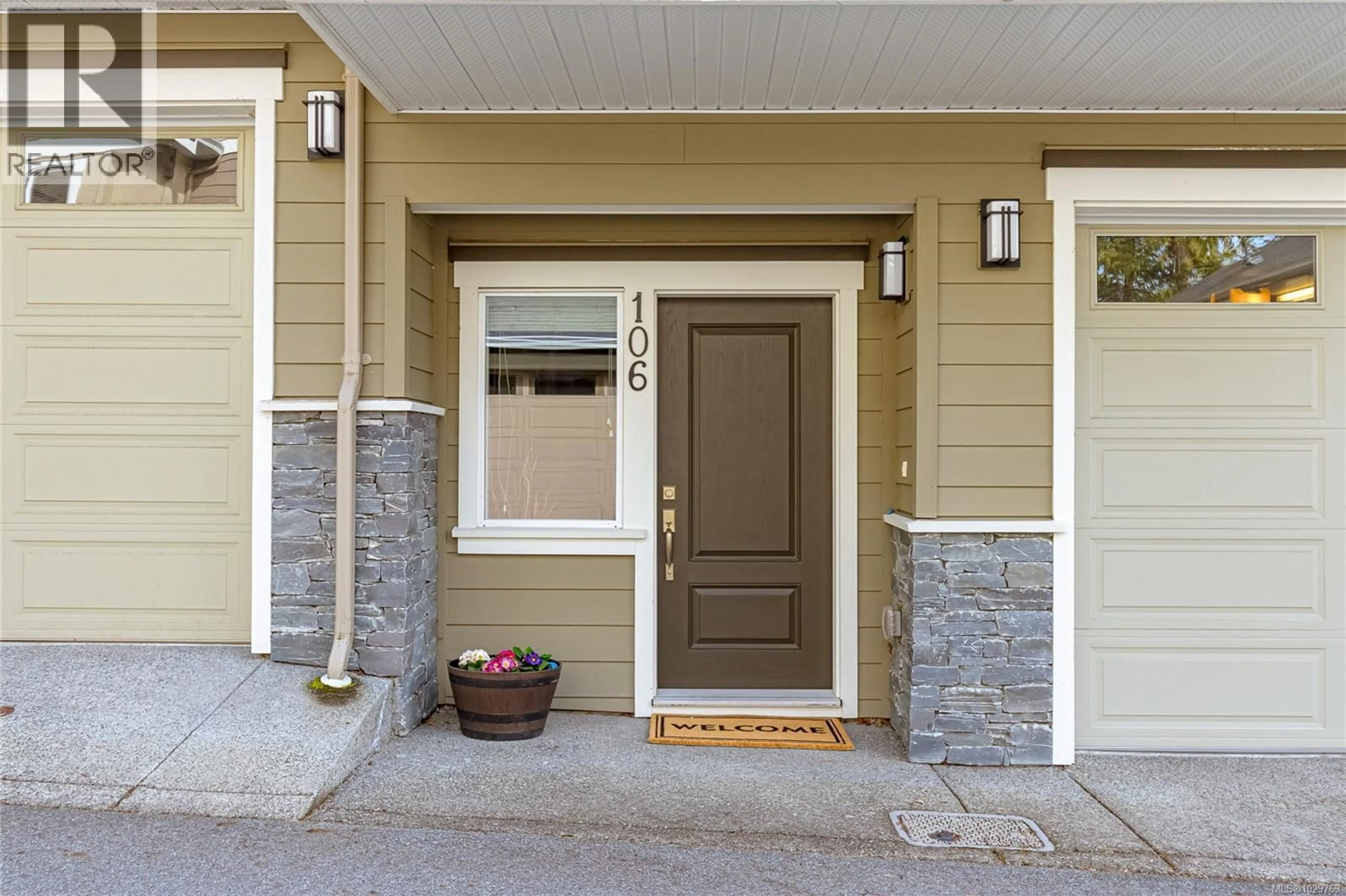 Indoor entryway for 106 - 3439 AMBROSIA CRESCENT, Langford British Columbia V9C0K4