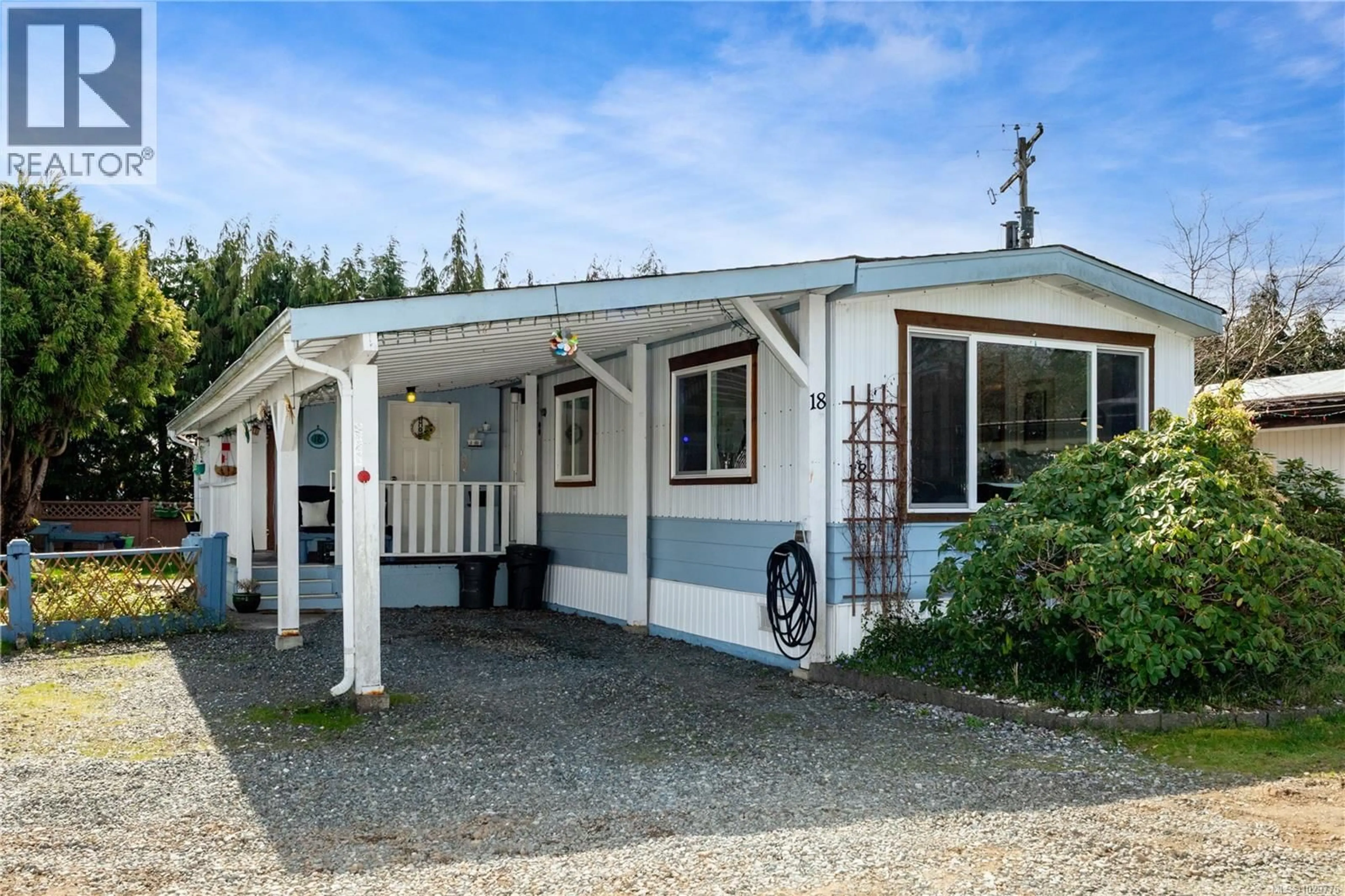 Home with vinyl exterior material, street for 18 - 1800 PERKINS ROAD, Campbell River British Columbia V9W4S1
