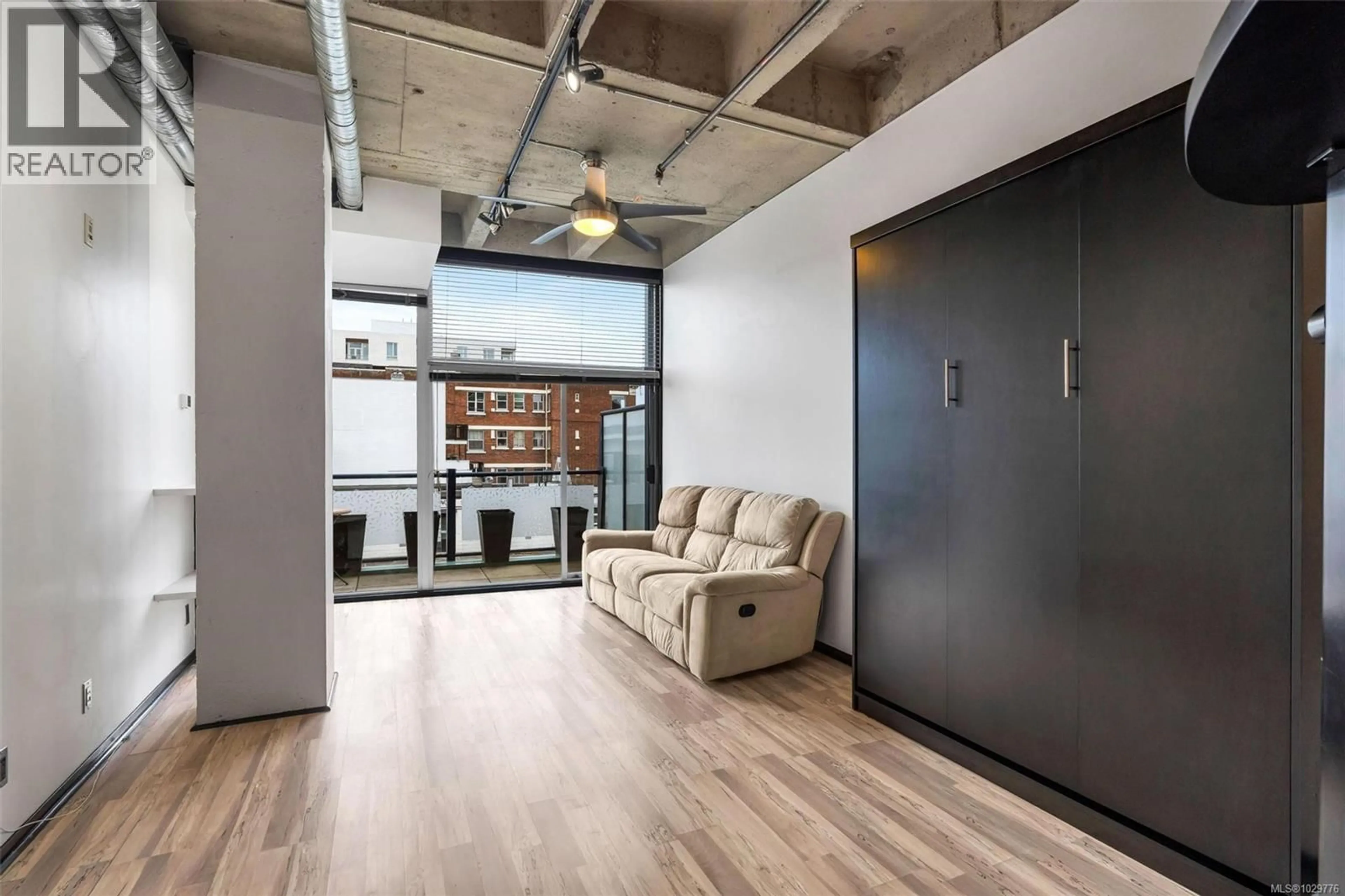 Unknown for 206 - 1061 FORT STREET, Victoria British Columbia V8V3K5