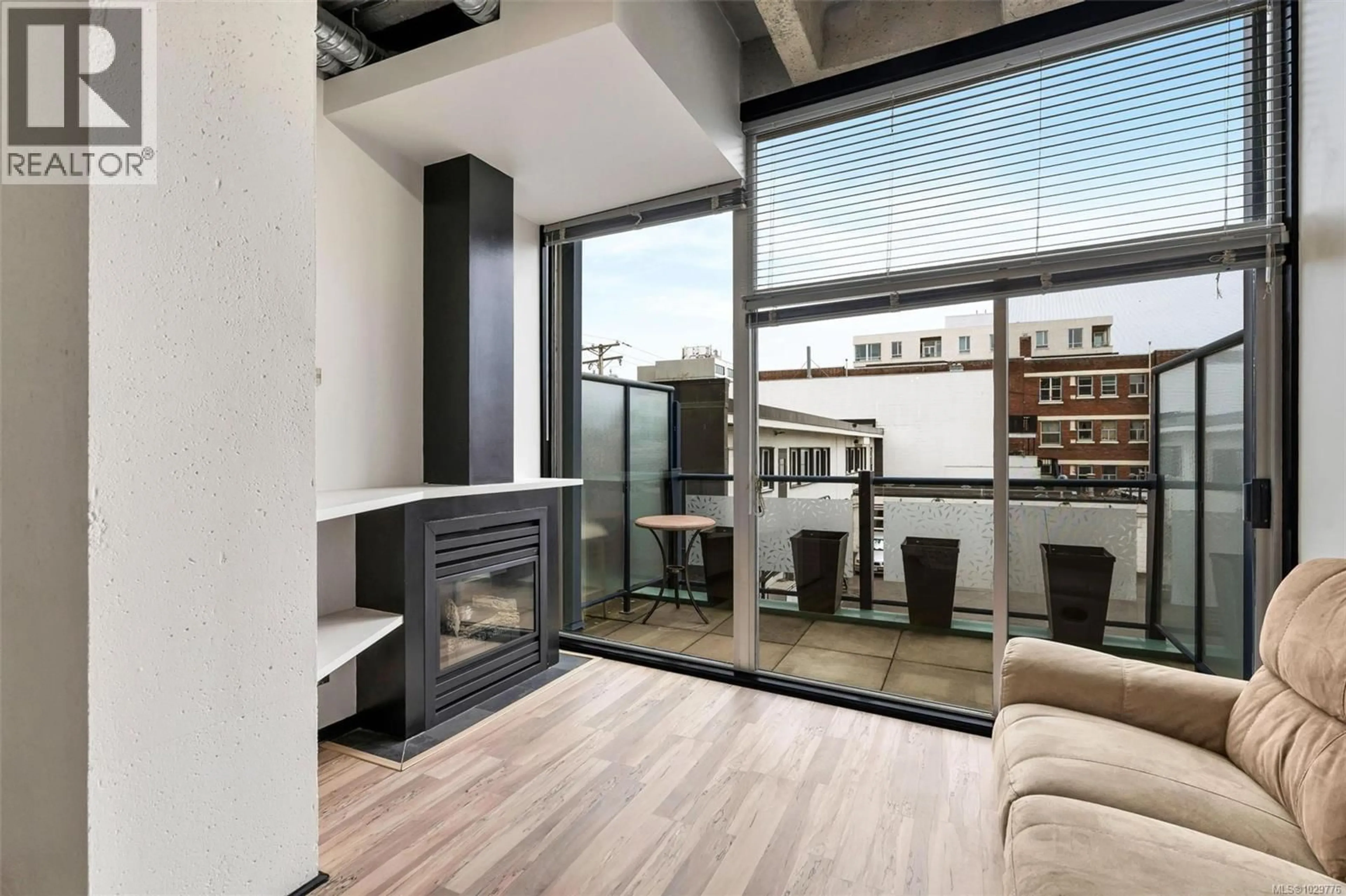 Unknown for 206 - 1061 FORT STREET, Victoria British Columbia V8V3K5