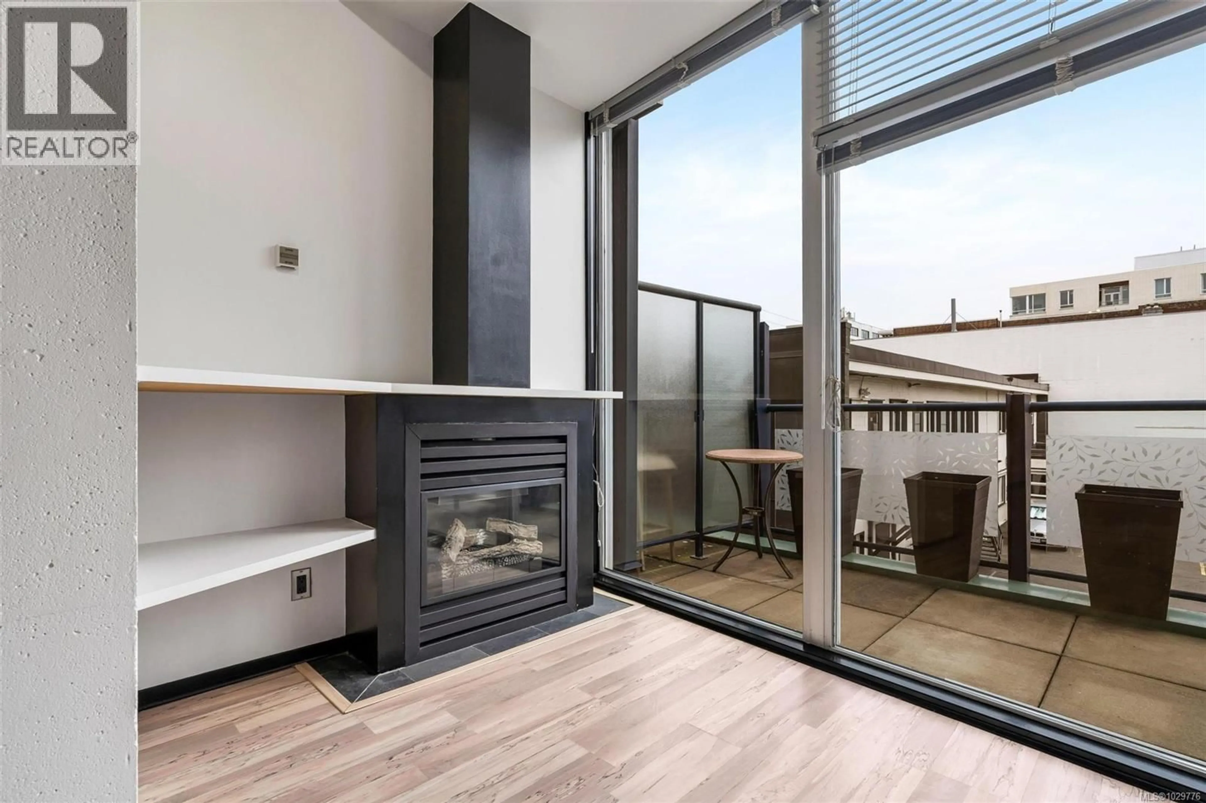 Unknown for 206 - 1061 FORT STREET, Victoria British Columbia V8V3K5