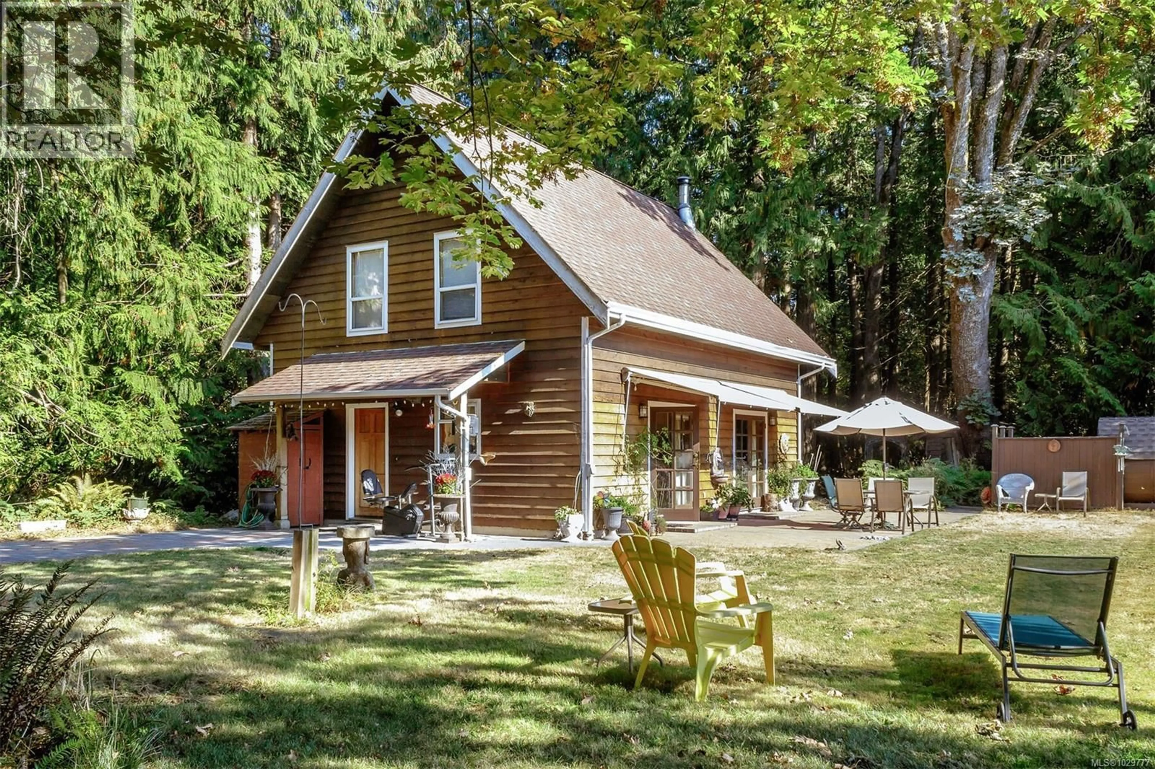 Home with vinyl exterior material, street for 10741 CHEMAINUS ROAD, Ladysmith British Columbia V0G2A6